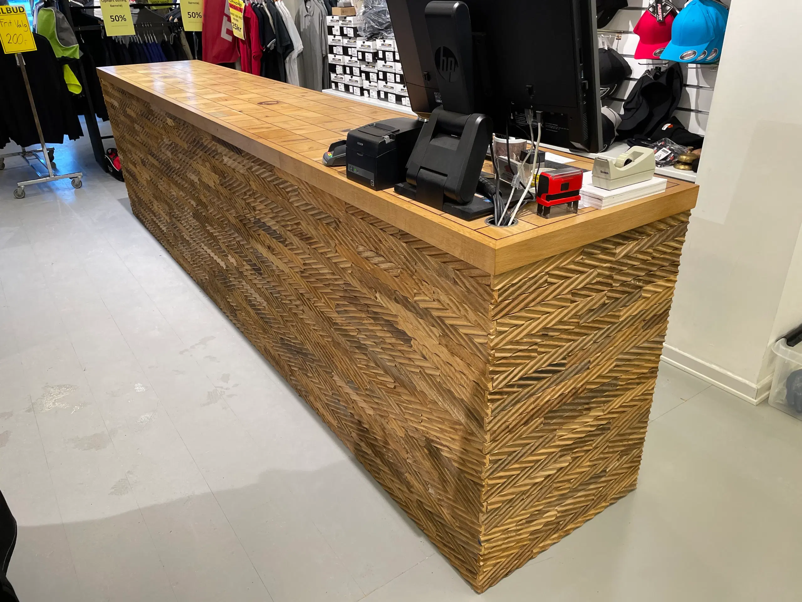 Rustik Butik desk  perfekt til tøjbutik