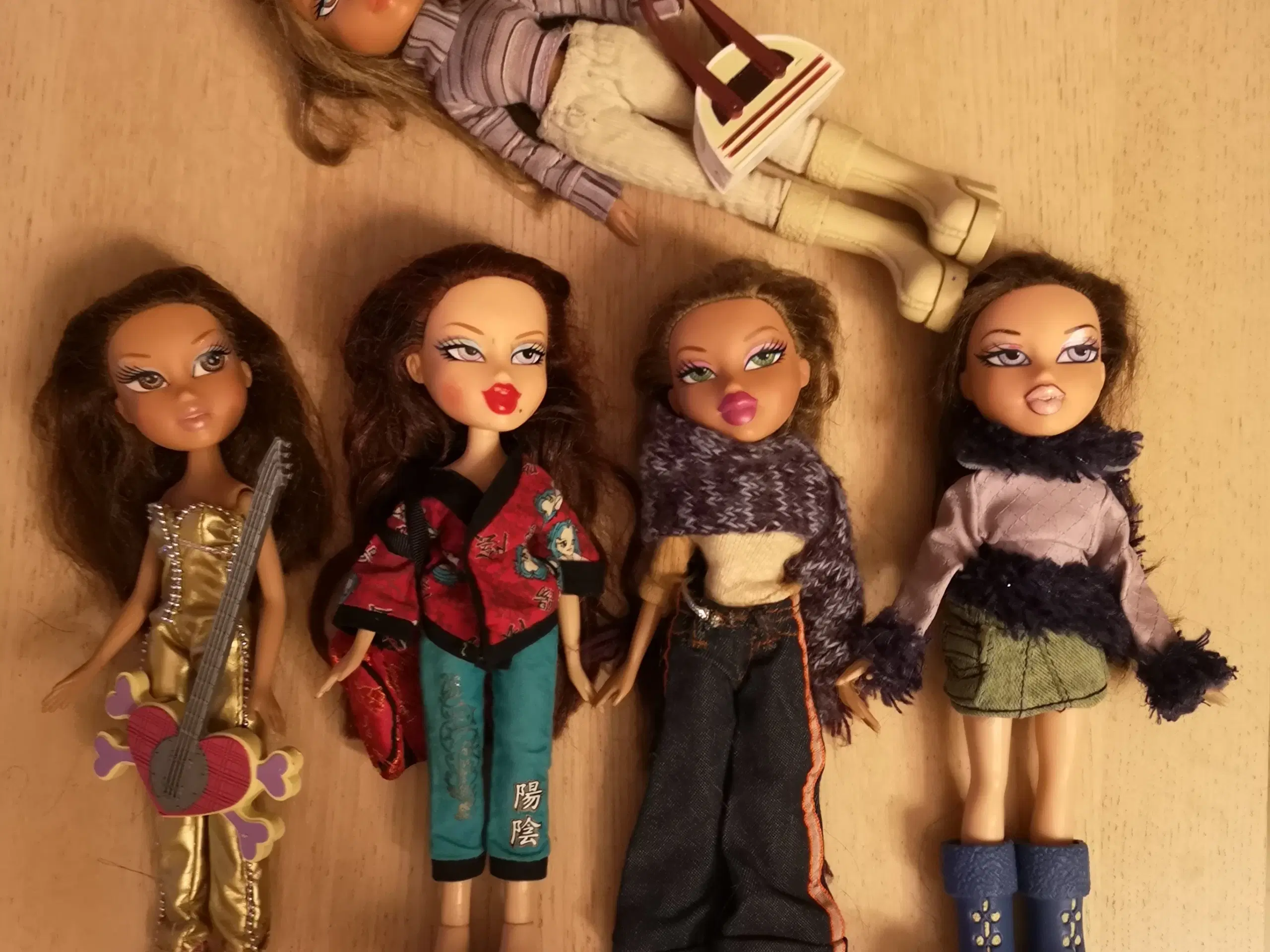 5 Bratz dukker