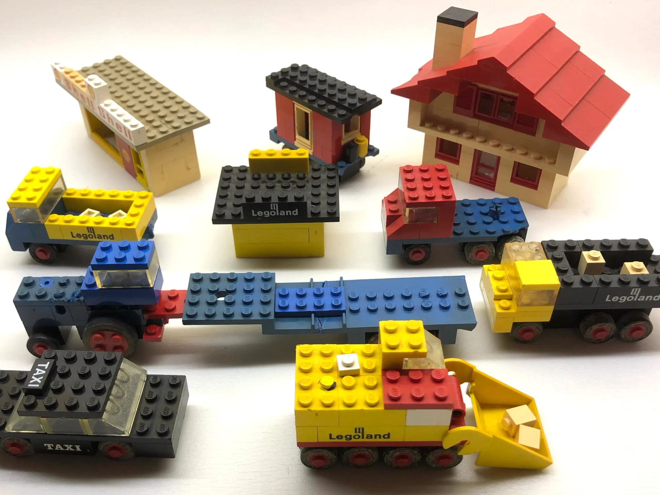 LEGOHUSE og BILER