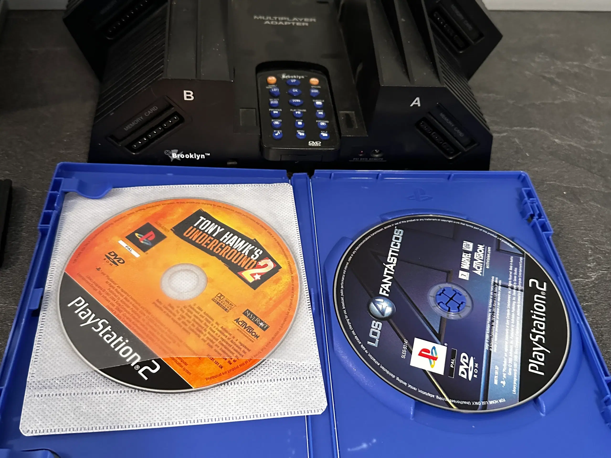 Playstation 2 pakke med 2 maskiner og 27 spil