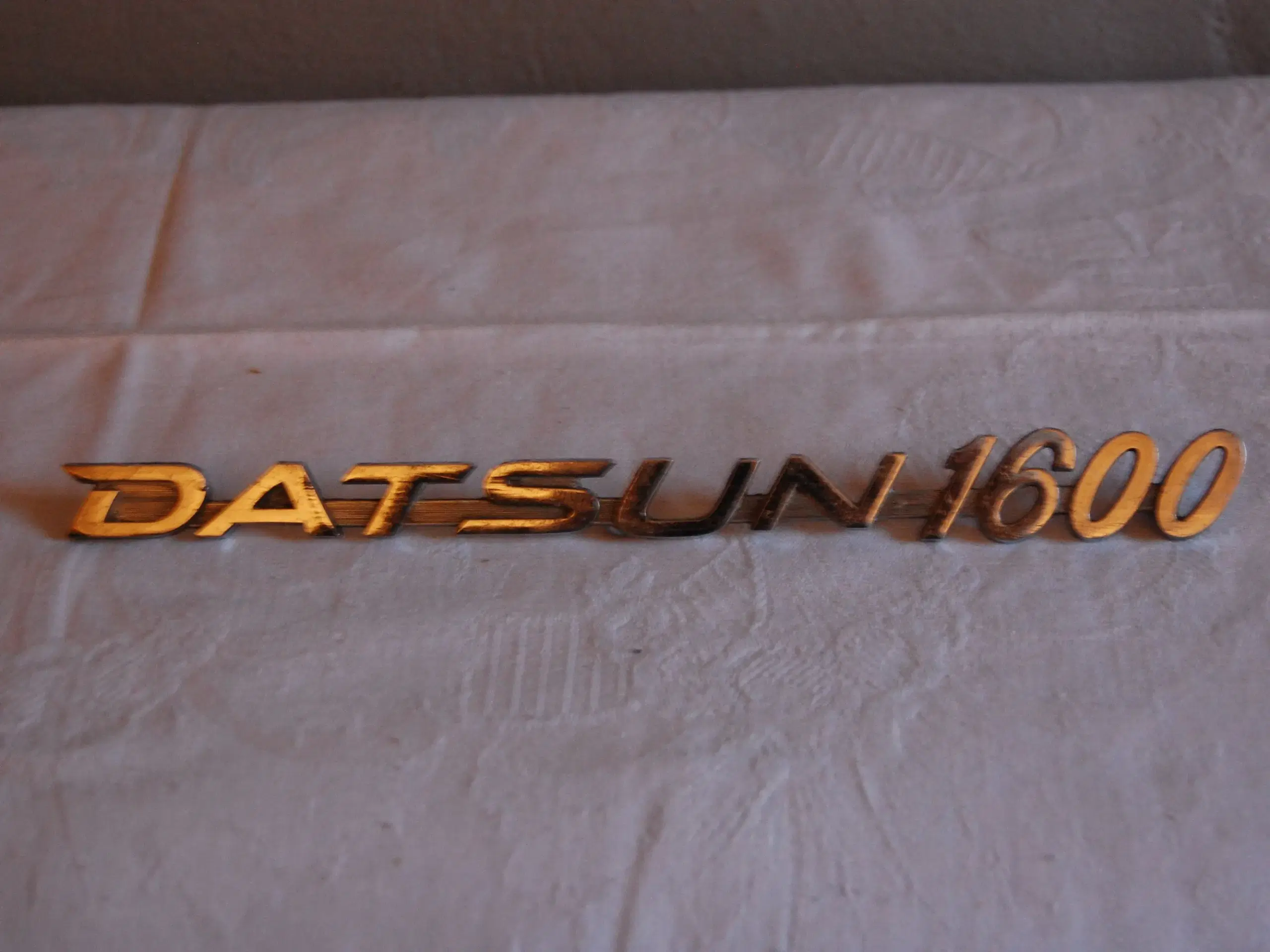 Emblem til Datsun veteran