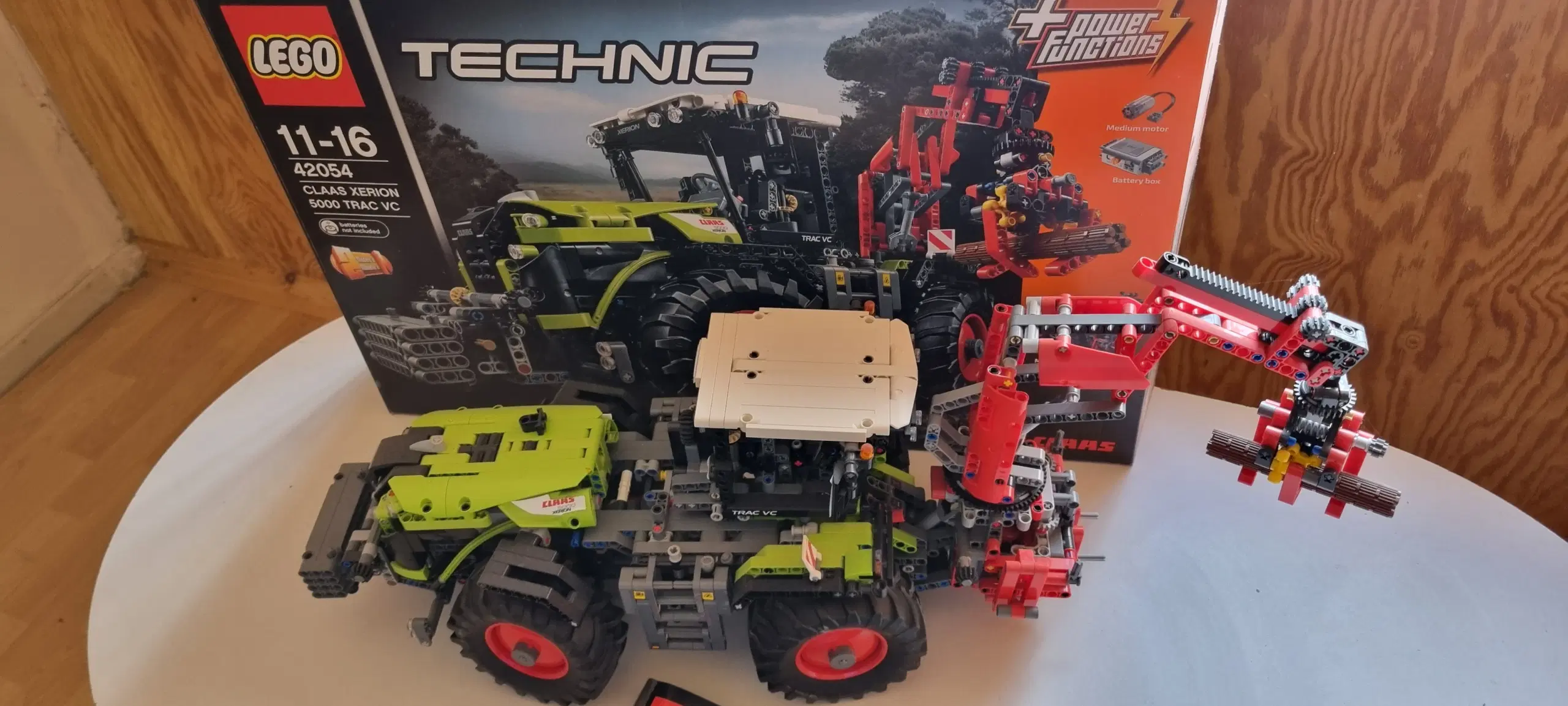 Lego Technic Class Xerion 42054