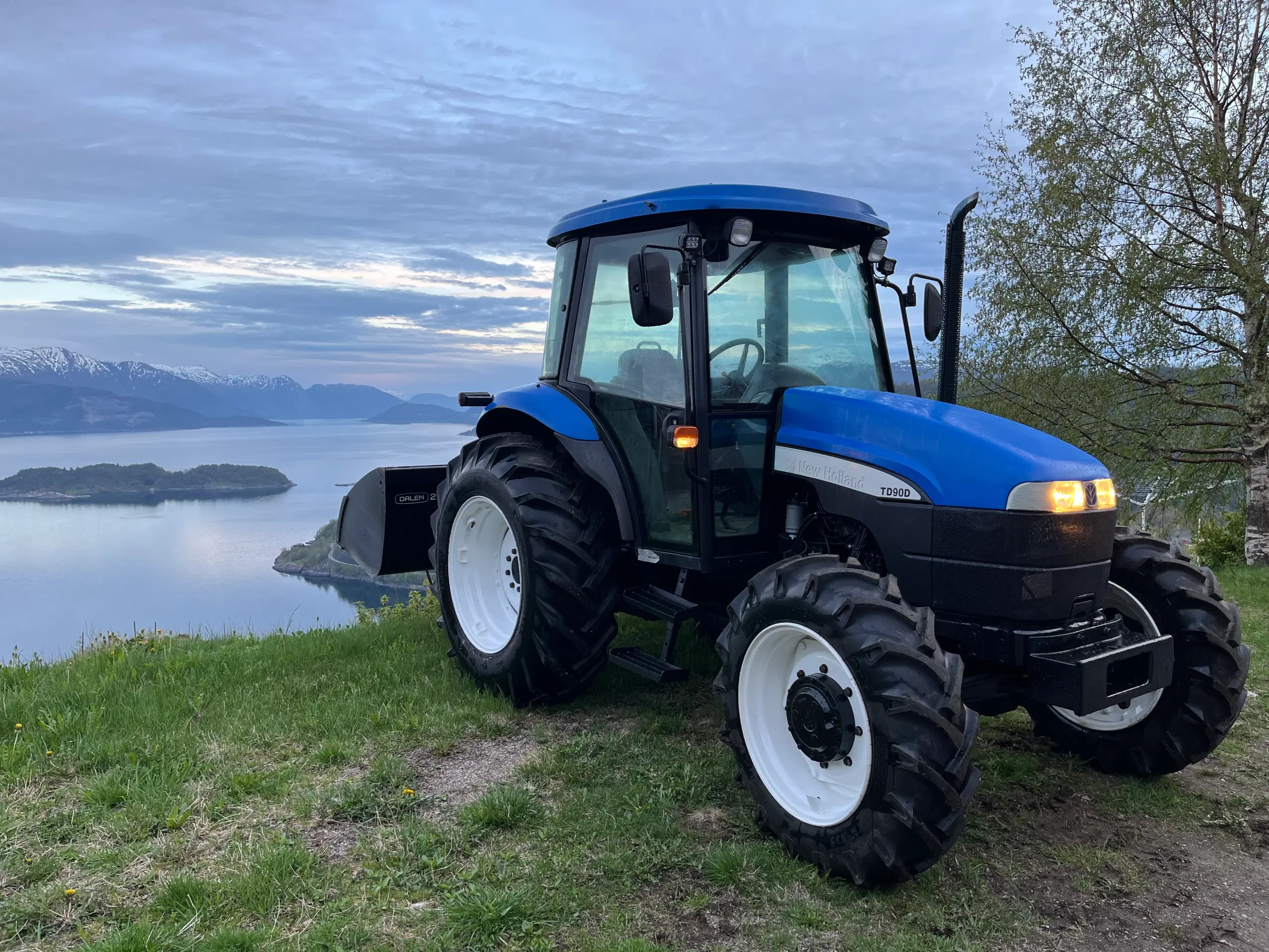 New Holland TD90D