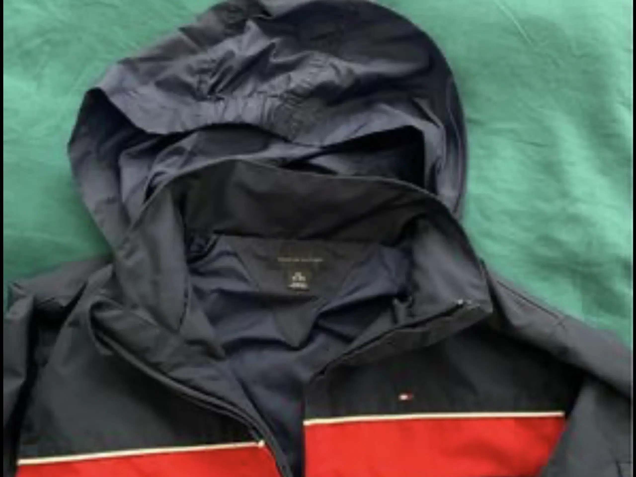 Tommy Hilfiger jakke strM 8-10 år