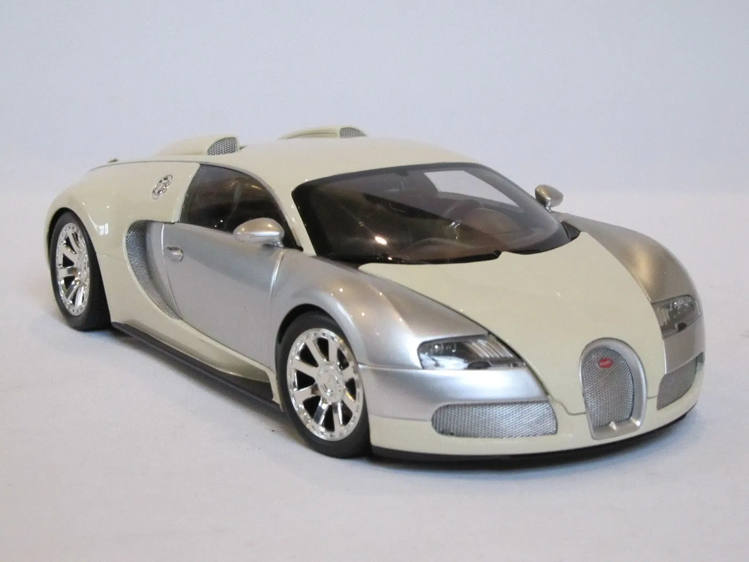 2009 Bugatti Veyron 1:18  Edition Centenaire