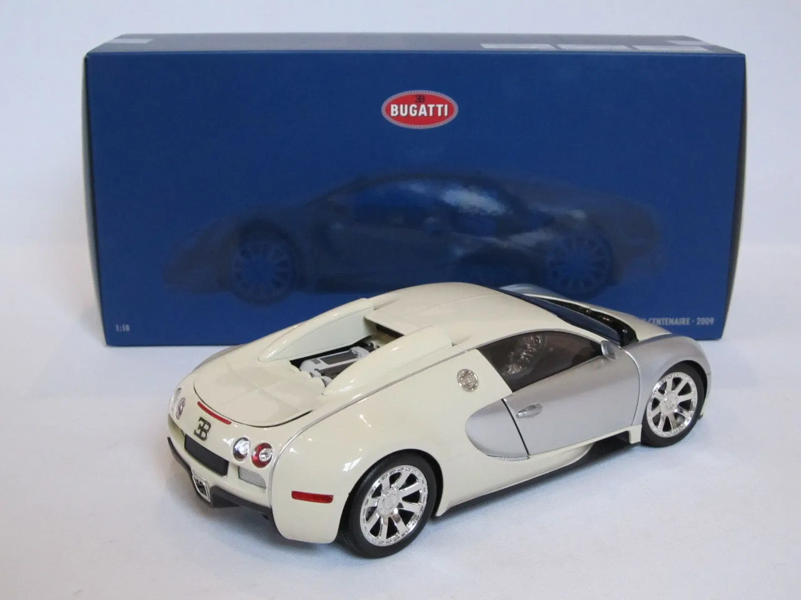 2009 Bugatti Veyron 1:18  Edition Centenaire