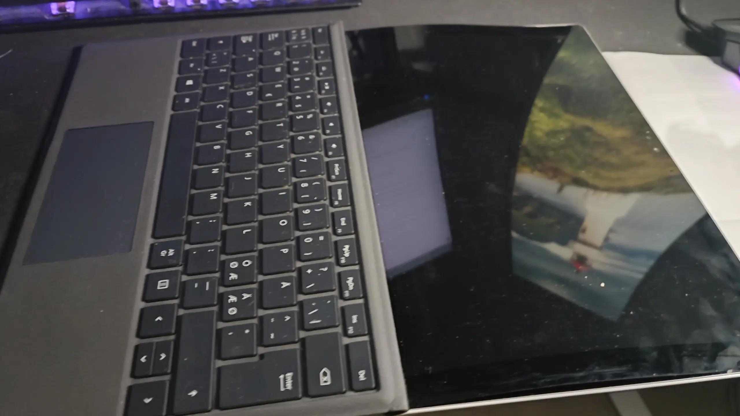 Microsoft Surface Pro 4 Defekte - Læs Beskrivelsen