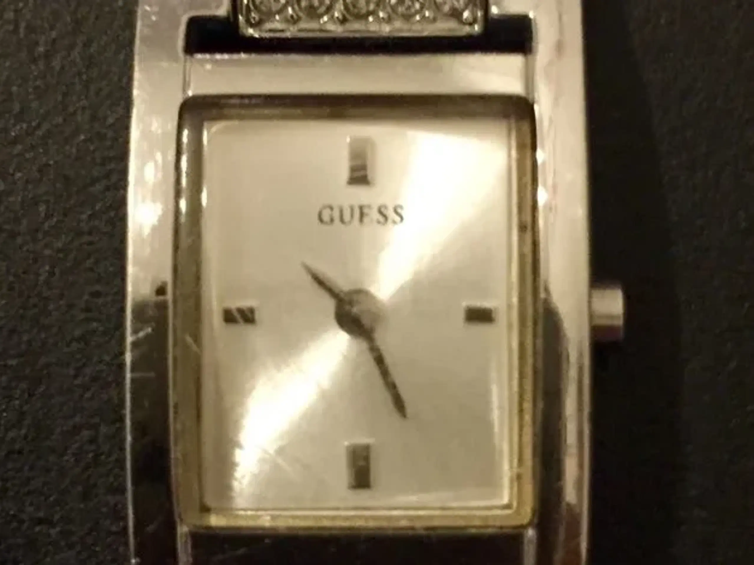 Flot Guess dameur