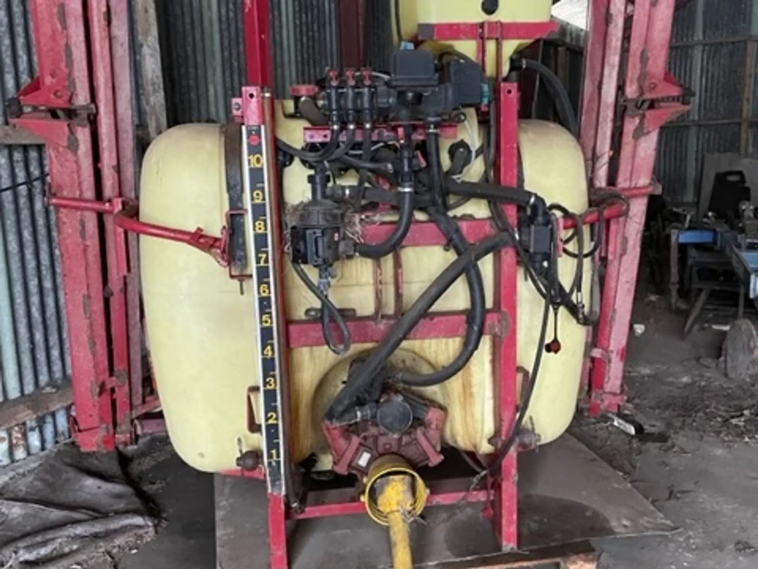 Hardi Sprøjte 1000 L 12 mtr