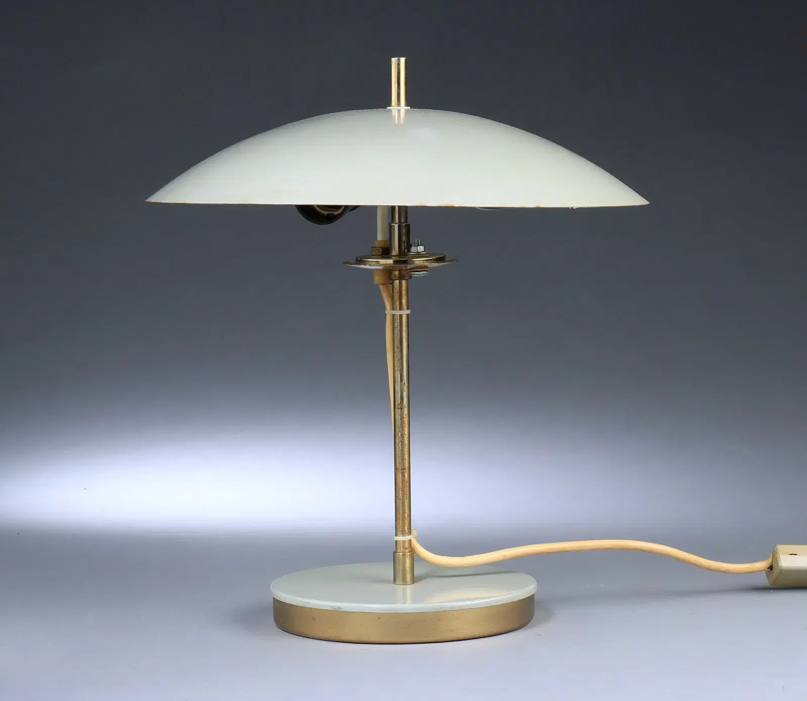 Cool retro bordlampe - paddehatte model