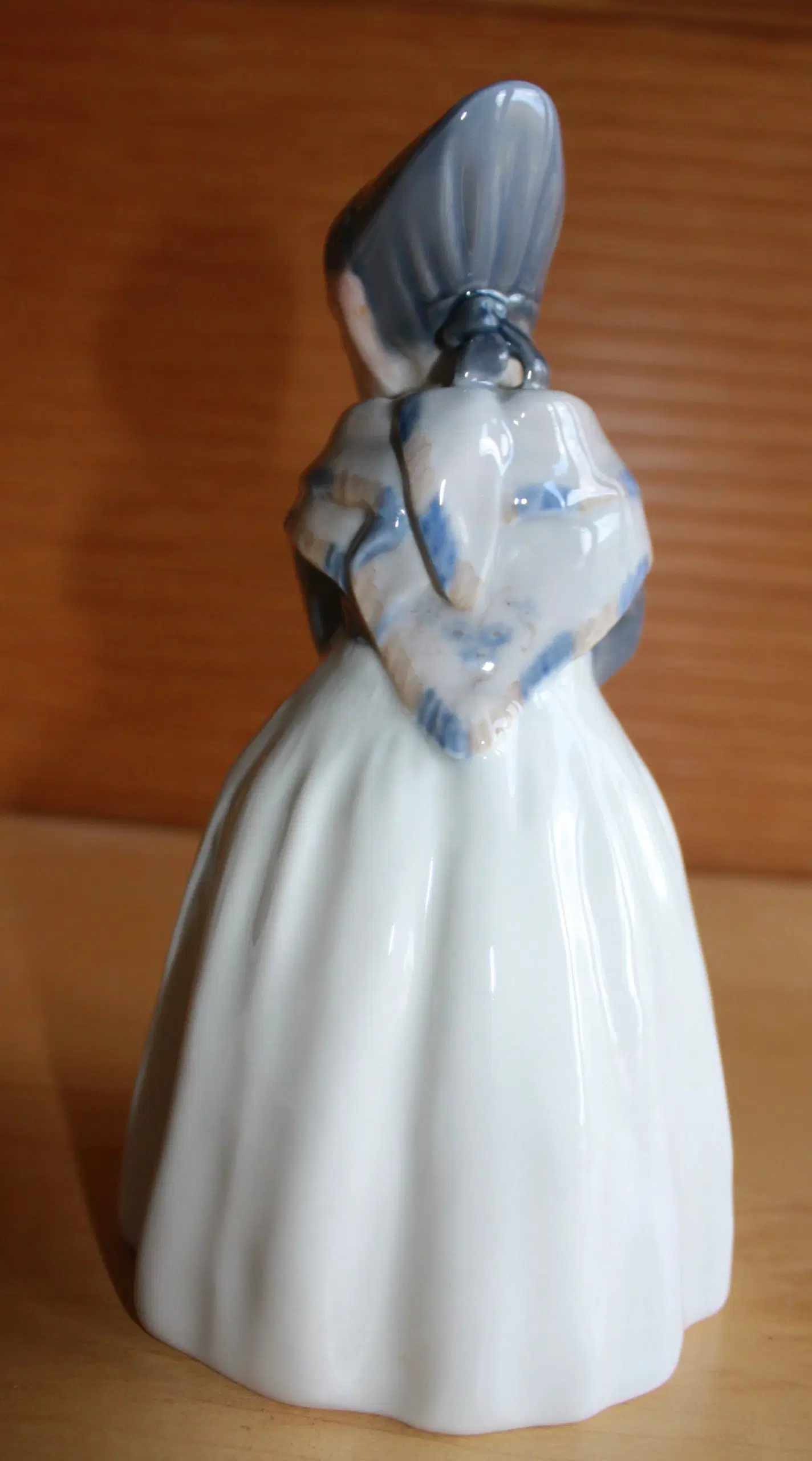 Amagerpige figur fra Royal Copenhagen