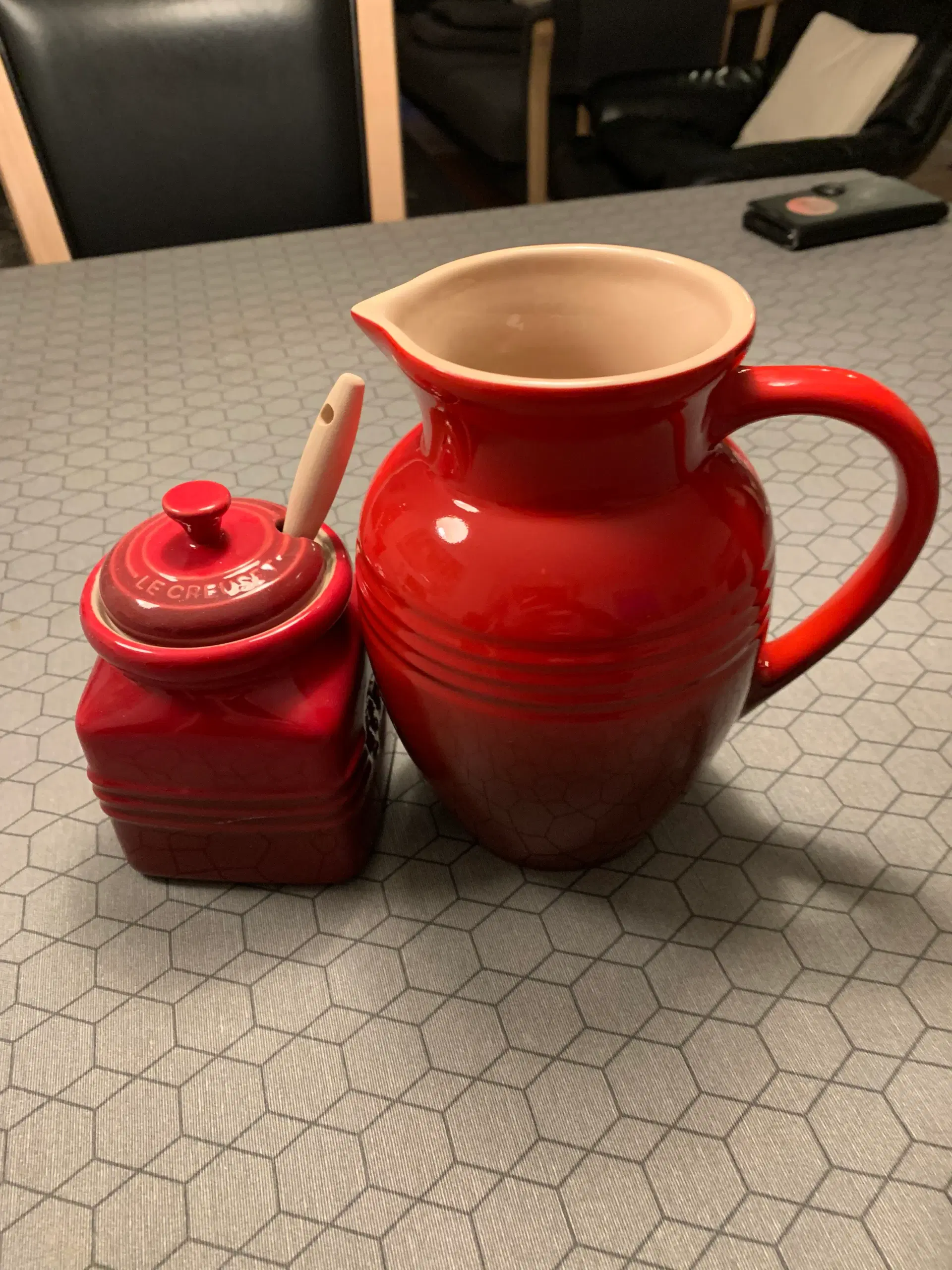 LeCreuset rød