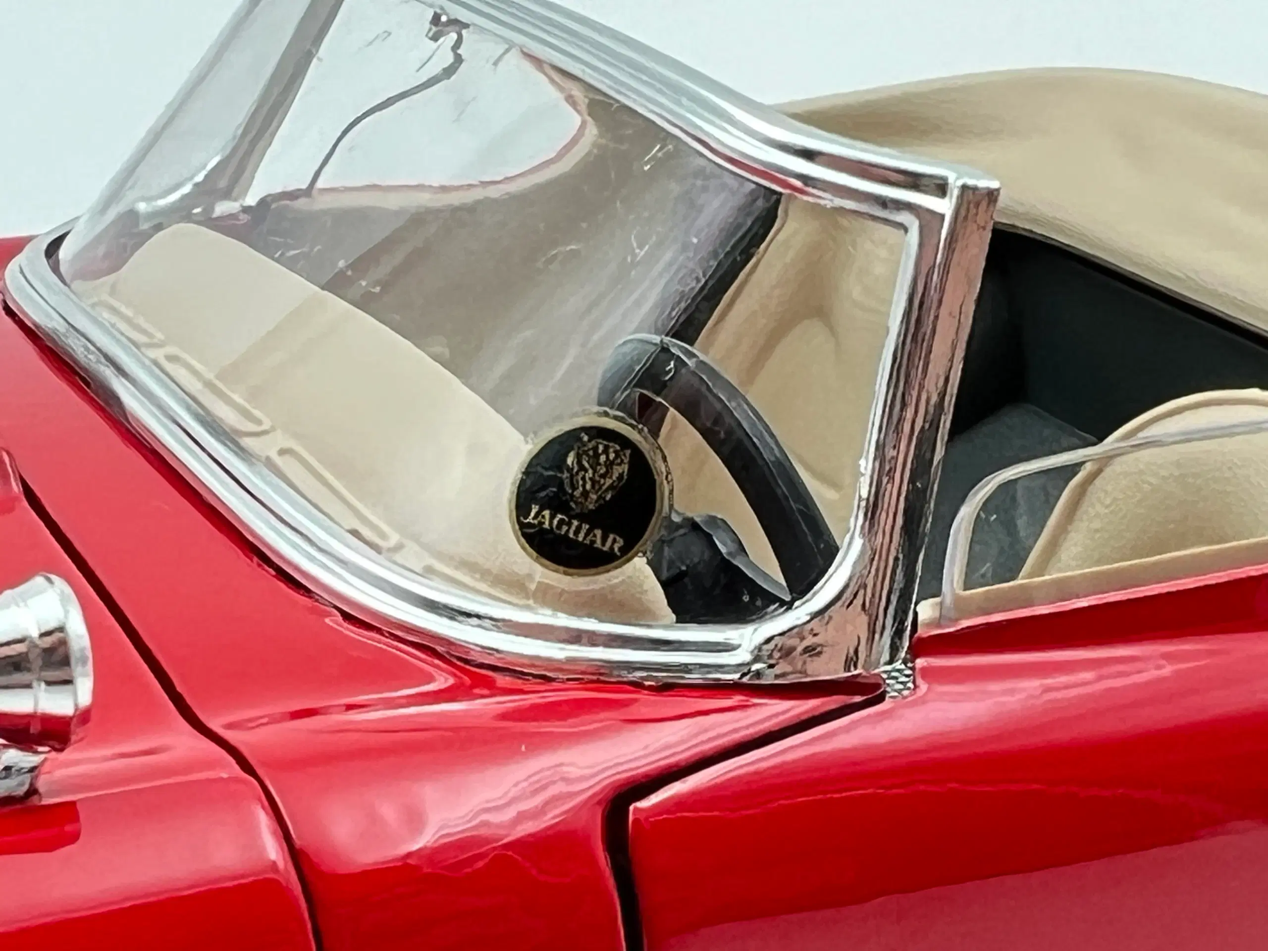 1961 Jaguar E-Type Cabriolet - 1:18