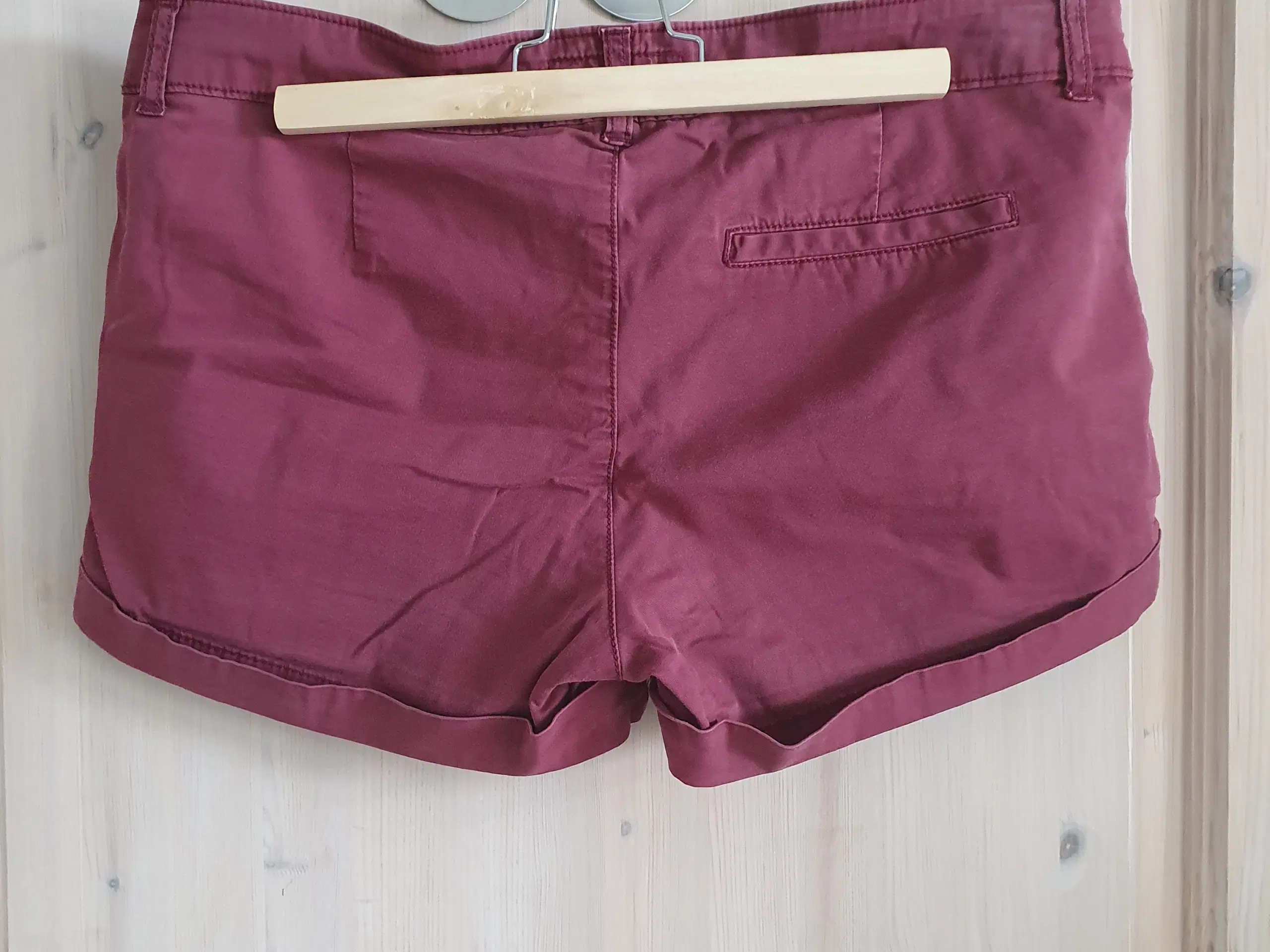 Bordeaux shorts