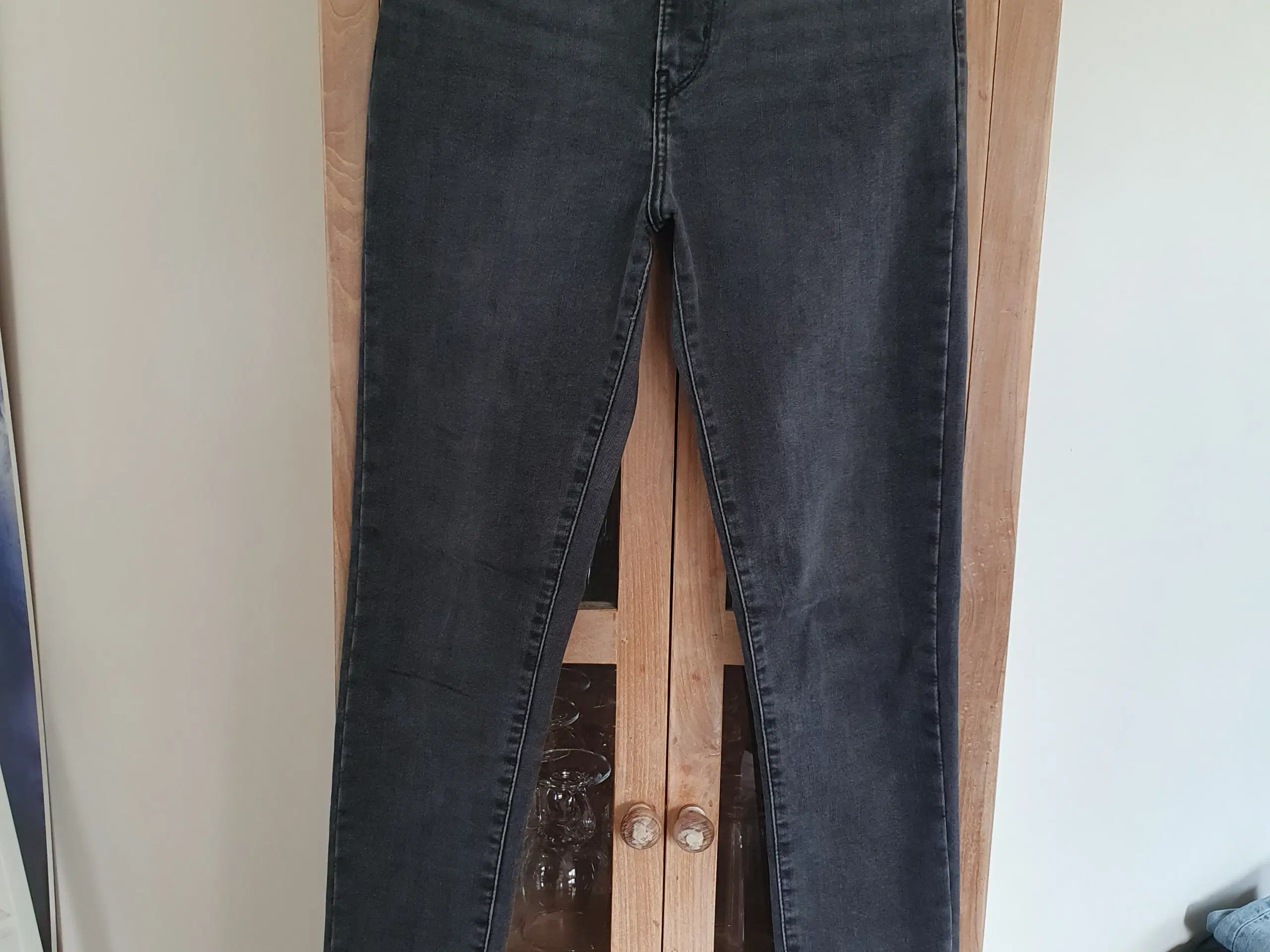 Skinny jeans Levi's str 28