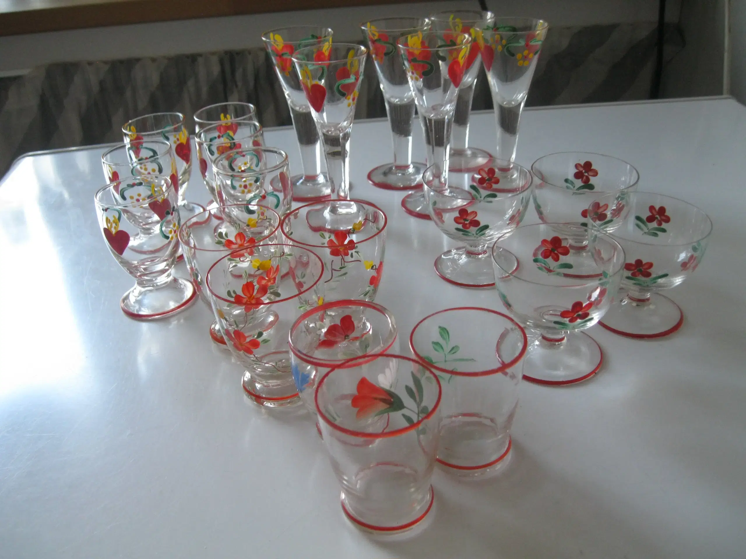 Emaliemalet glas Holmegaard kr 40- og kr 75-