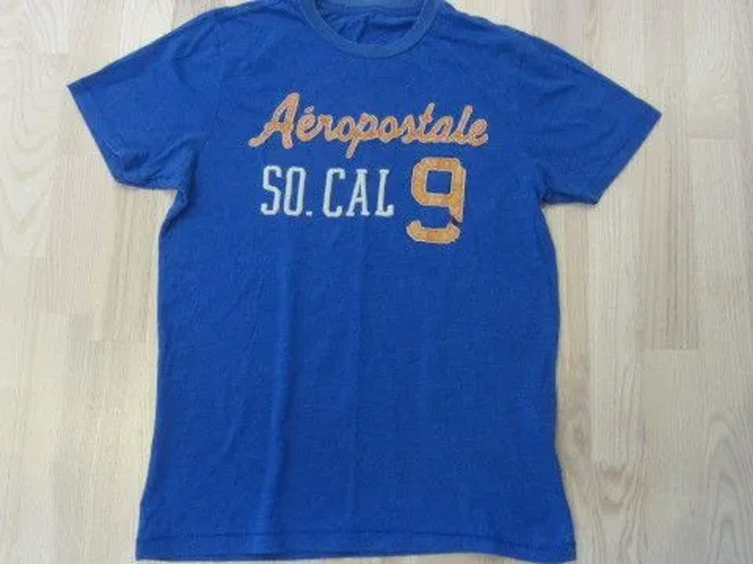 Str M t-shirt fra "Aéropostale"