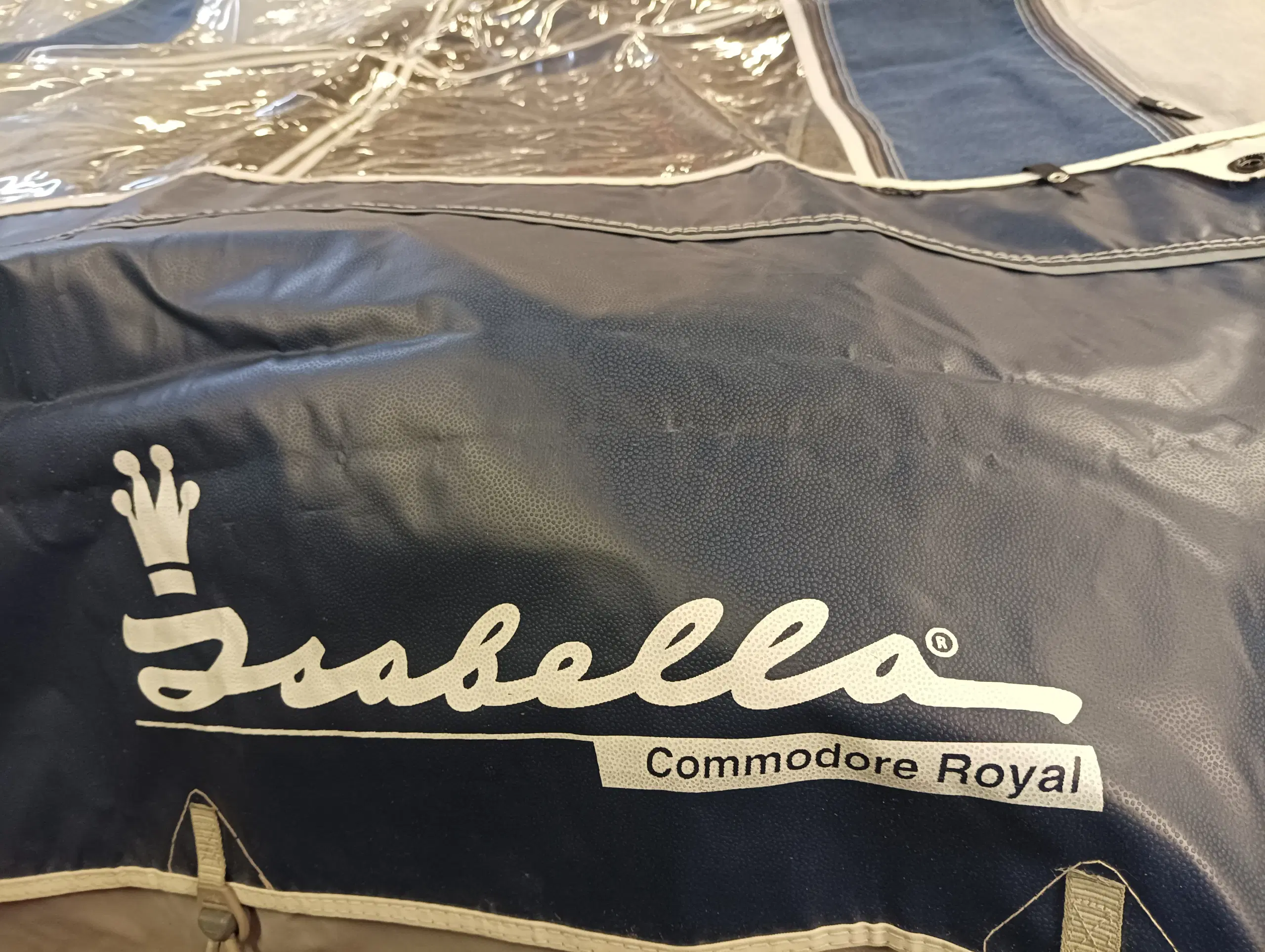 Isabella Royal a mål 989