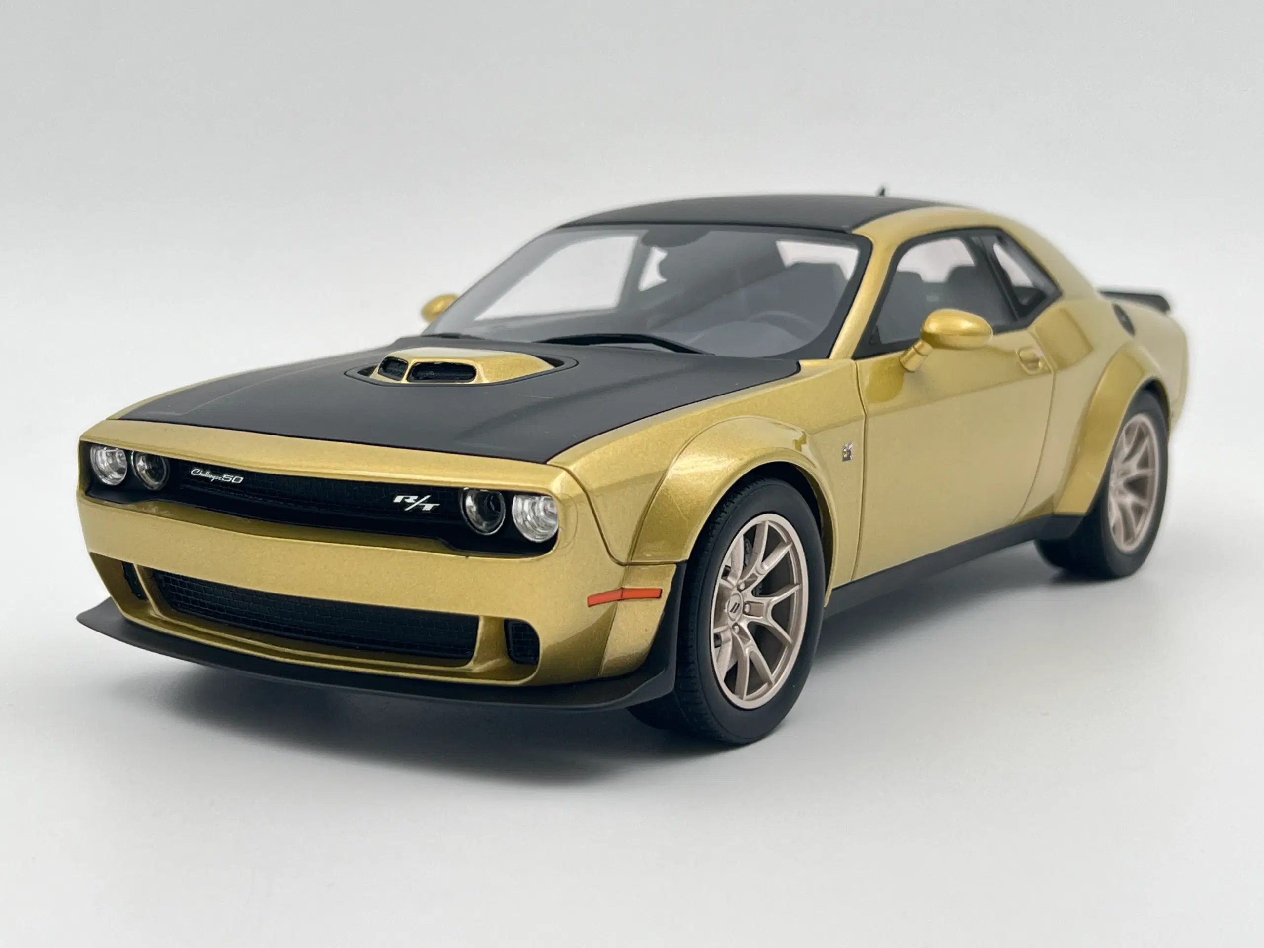 2020 Dodge Challenger R/T Scat Pack - 1:18