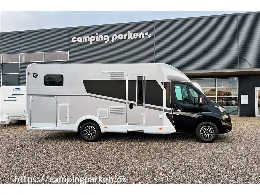 2024 - SunLight T 68 Adventure Edition   Sunlights mest solgte Fiat Ducato 140 hk og hæve/sænkeseng