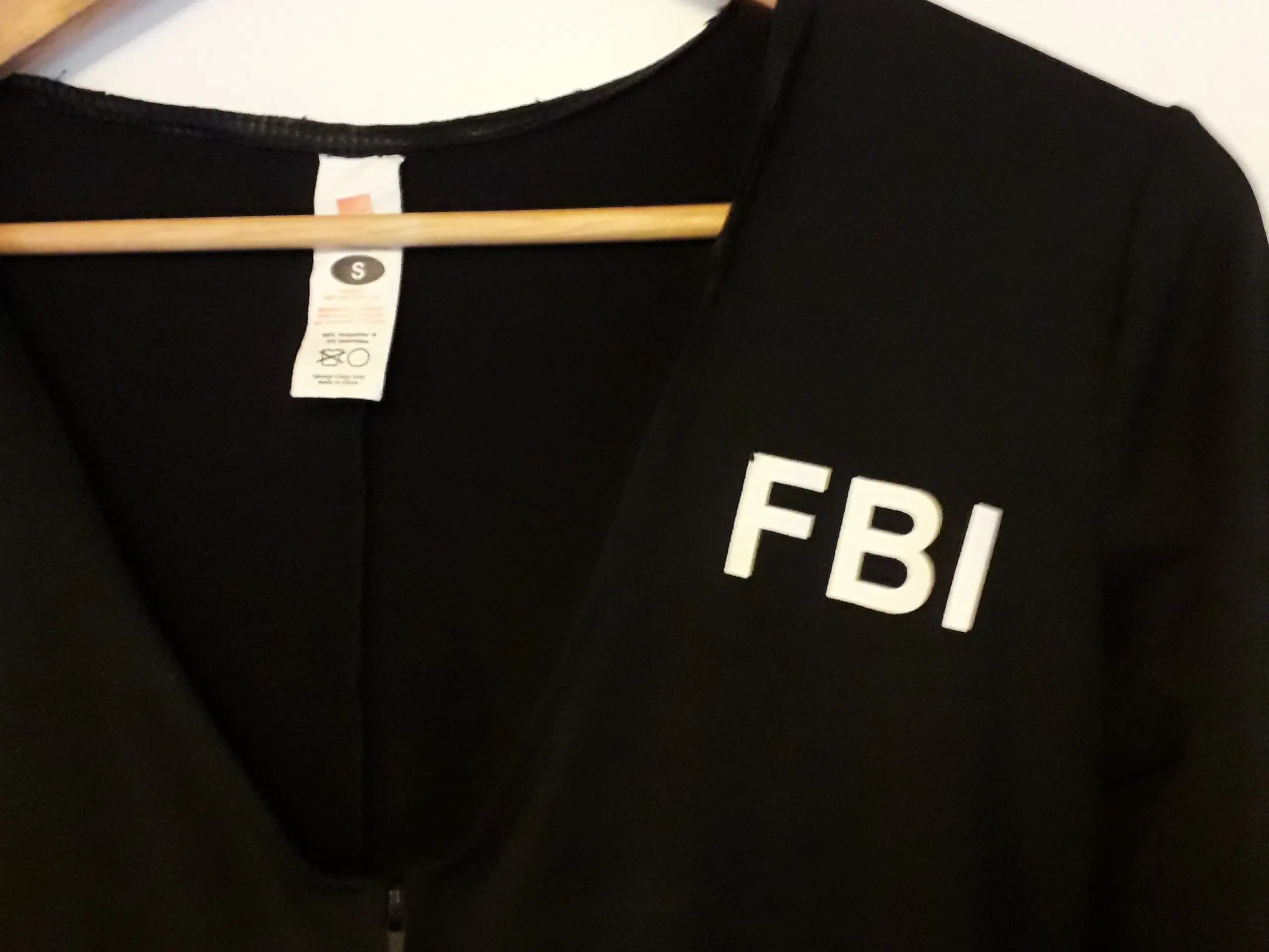 FBI kostume