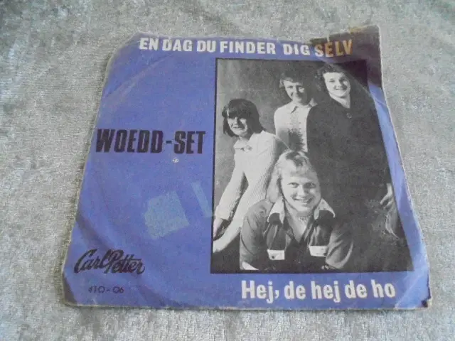 Single: The Woedd-Set fra CarlPetter