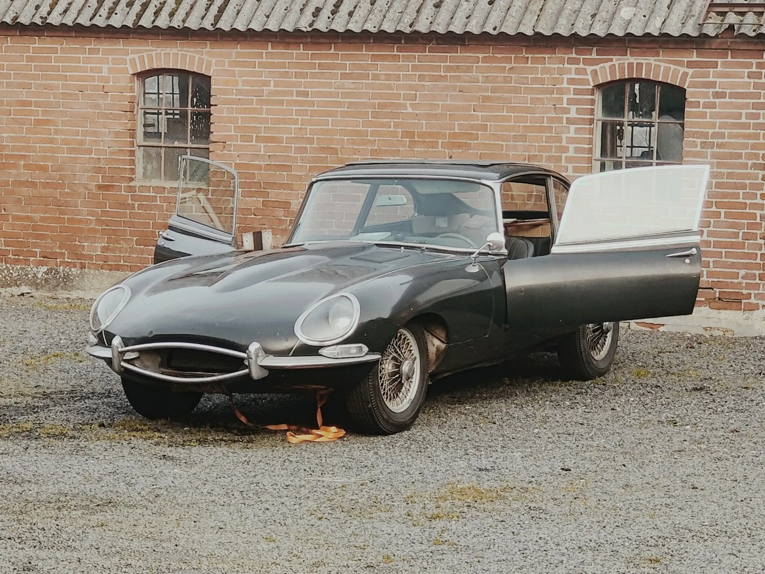 Jaguar E-type S1 2+2 AT (XK-E S1)