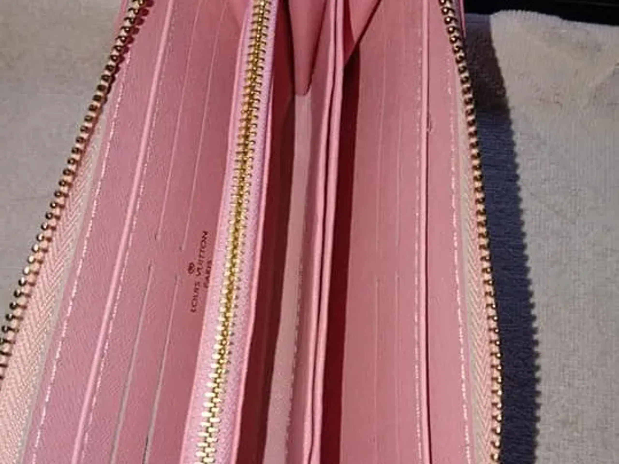 Lv pink pung