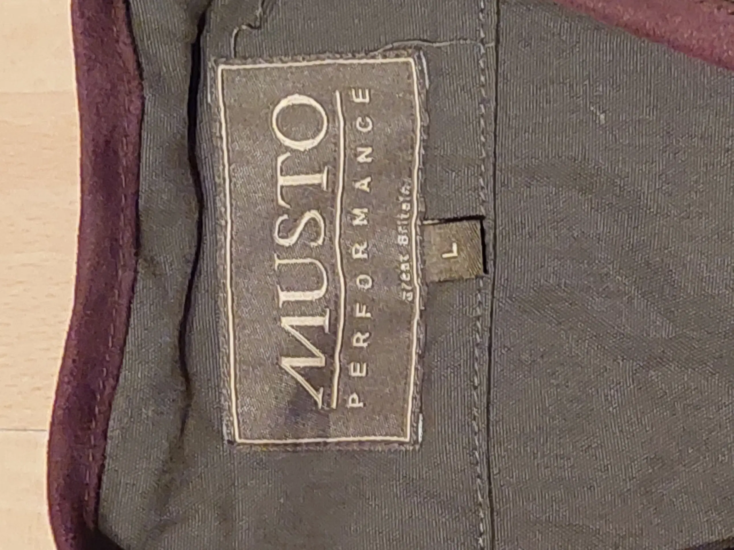 MUSTO jagtvest med suede