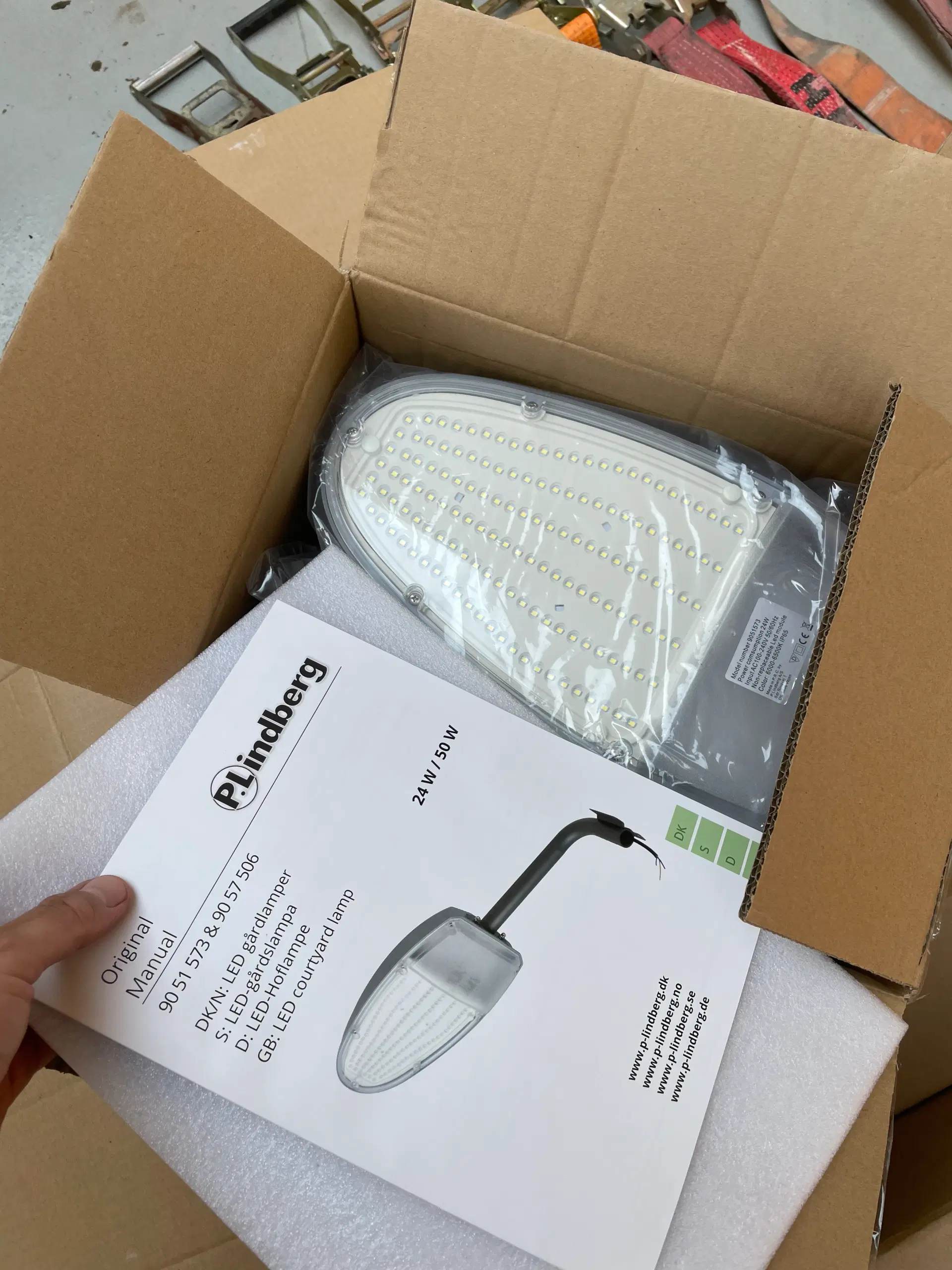 P Lindberg gårdlampe LED 24 watt