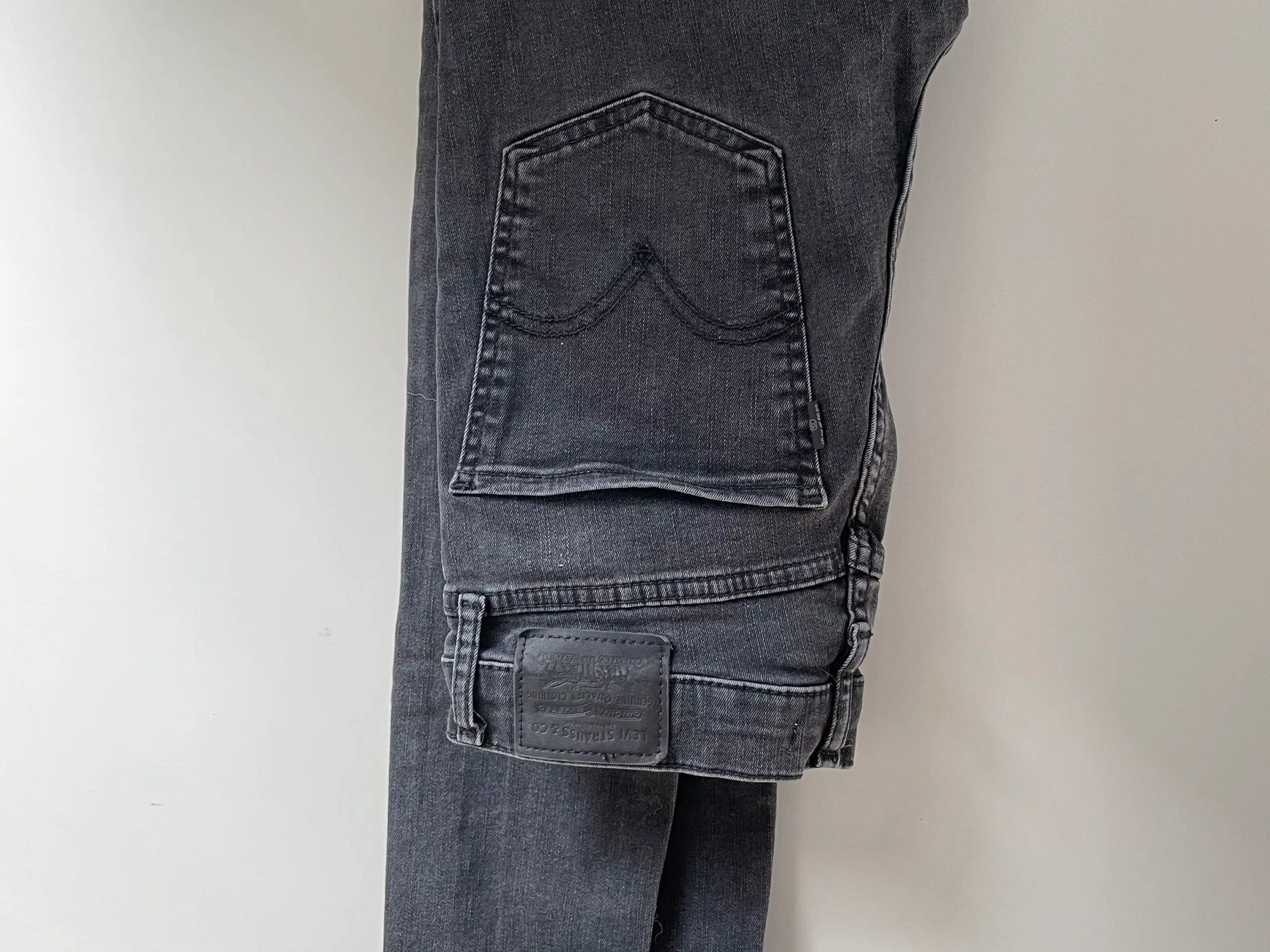 2 par levis jeans