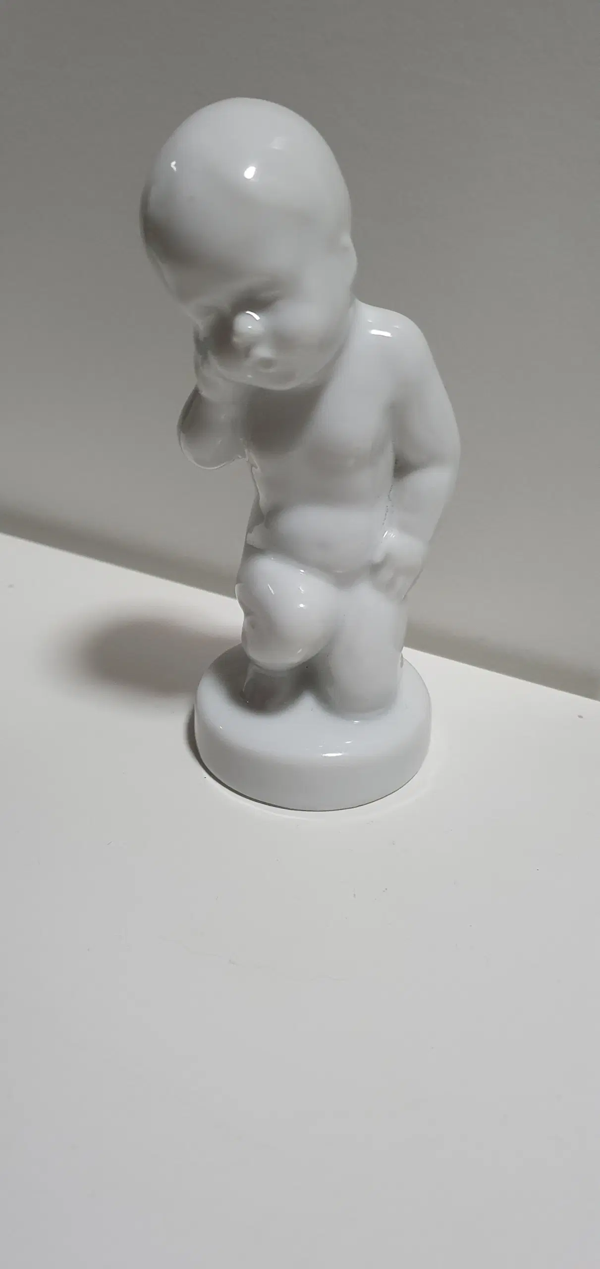 Porcelænsfigur - barn tænkene