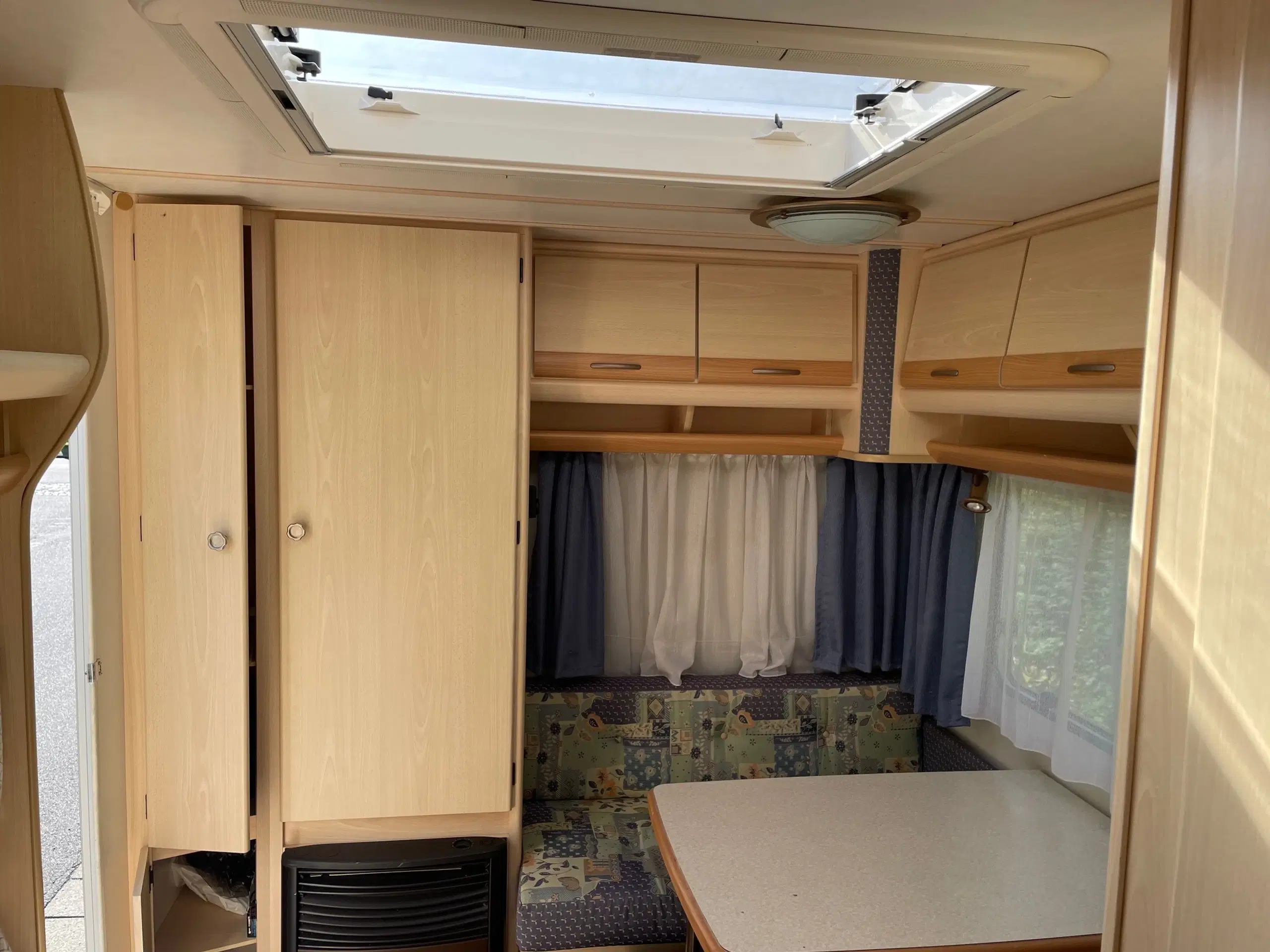 Campingvogn TEC Siena 430 med mover og luftfortelt