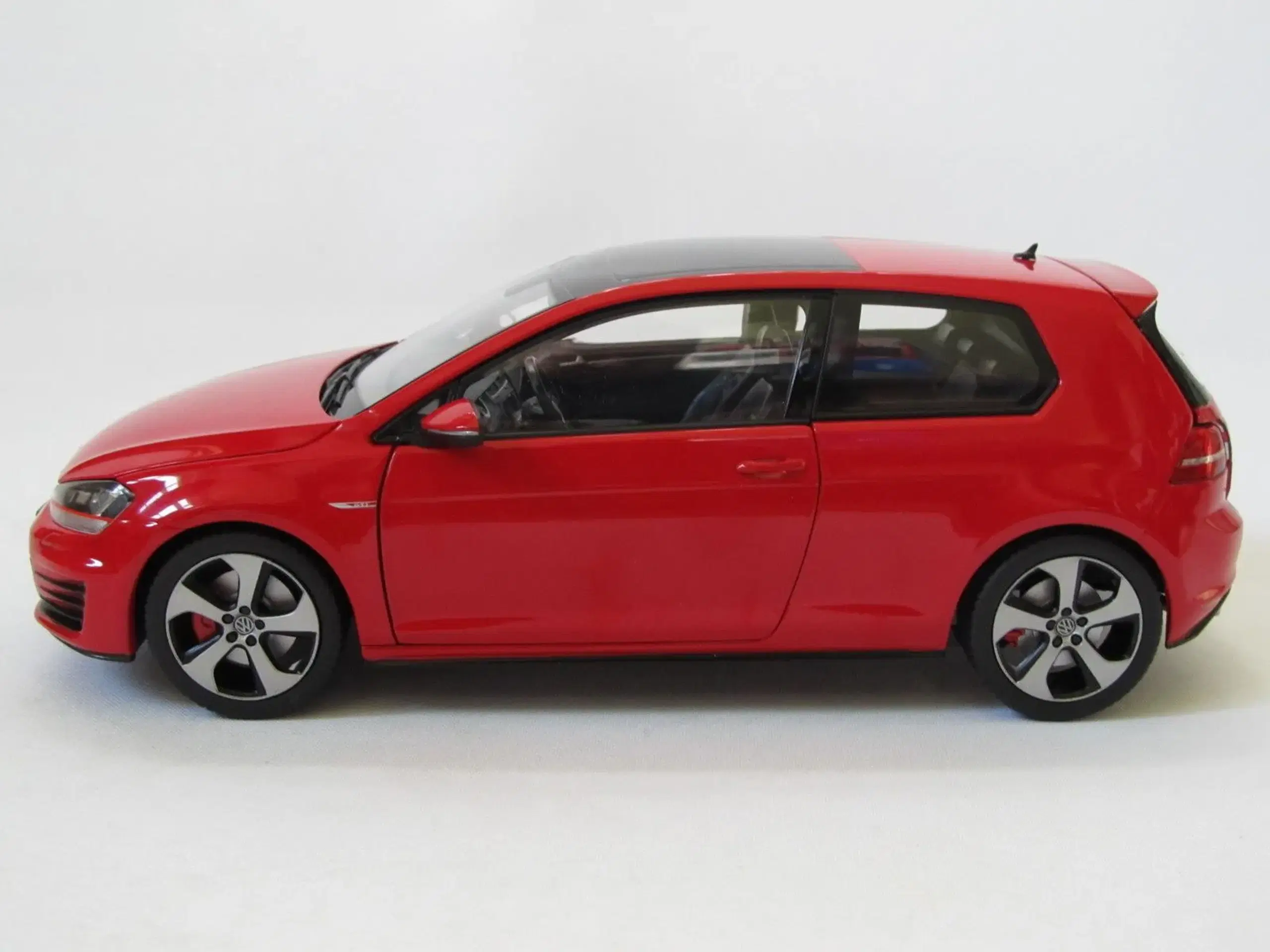 2013 VW Golf 7 GTI 1:18