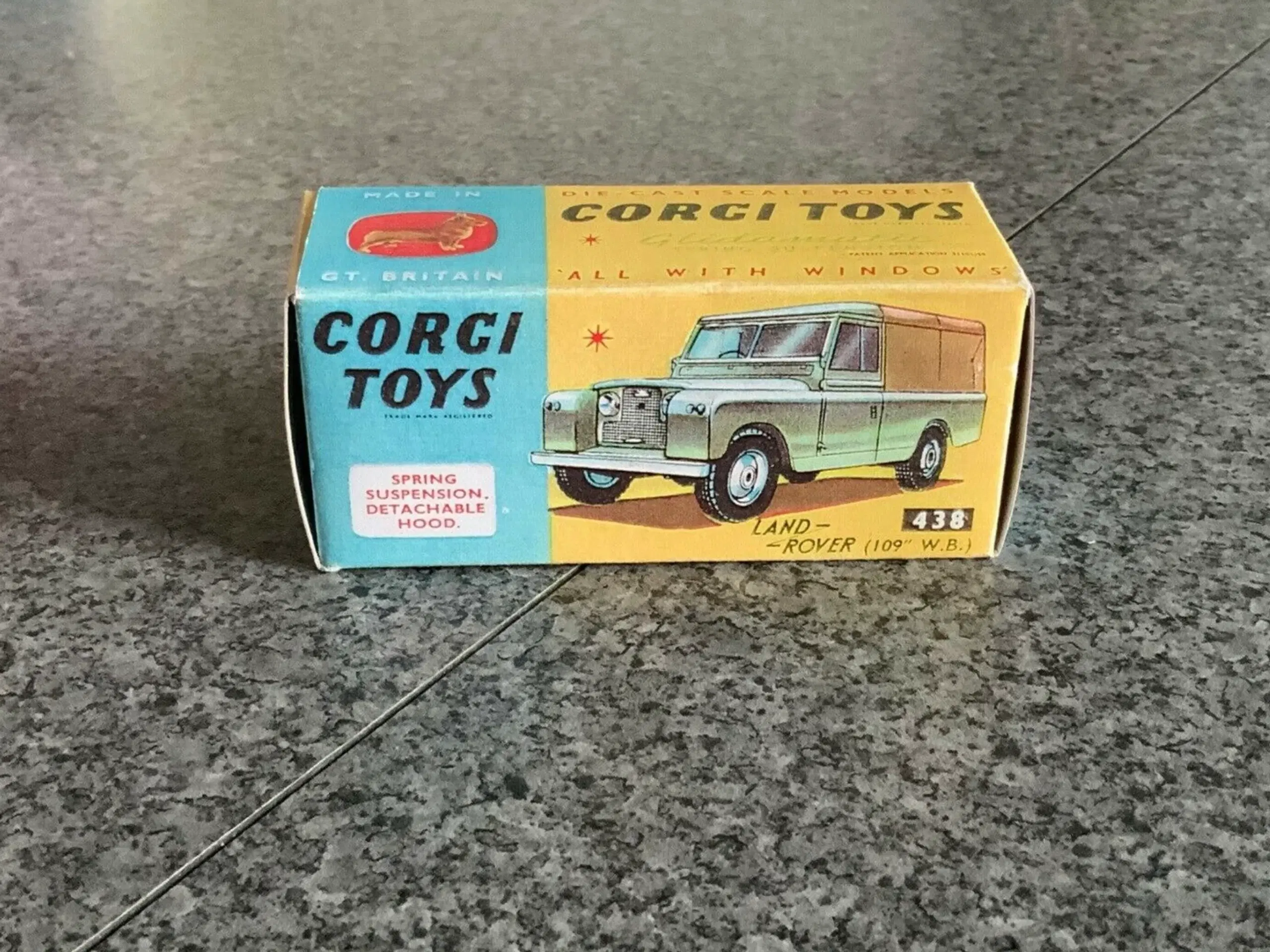 Corgi Toys No 438 Land Rover 109 WB