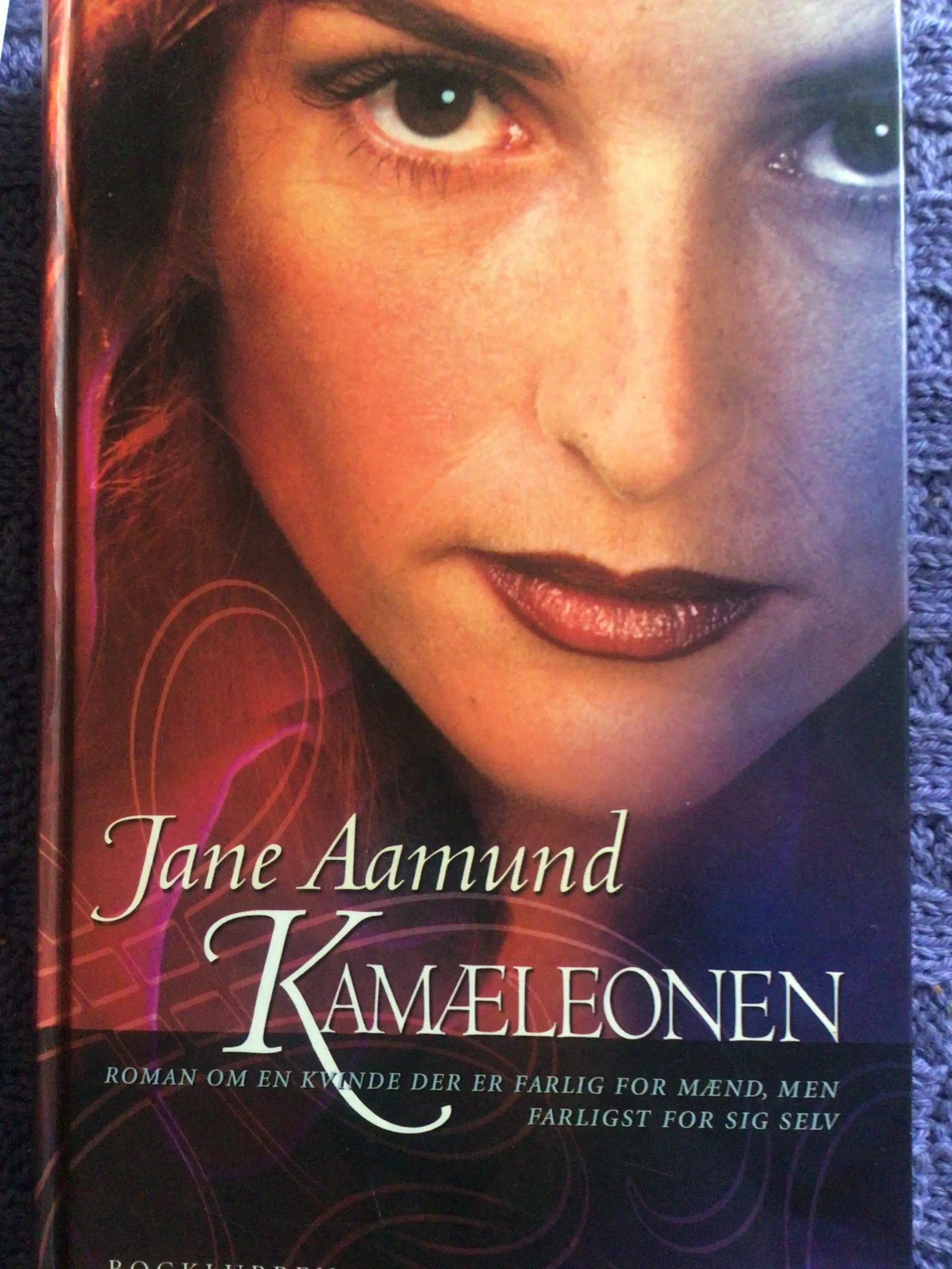 Jane Aamund : Kamæleonen