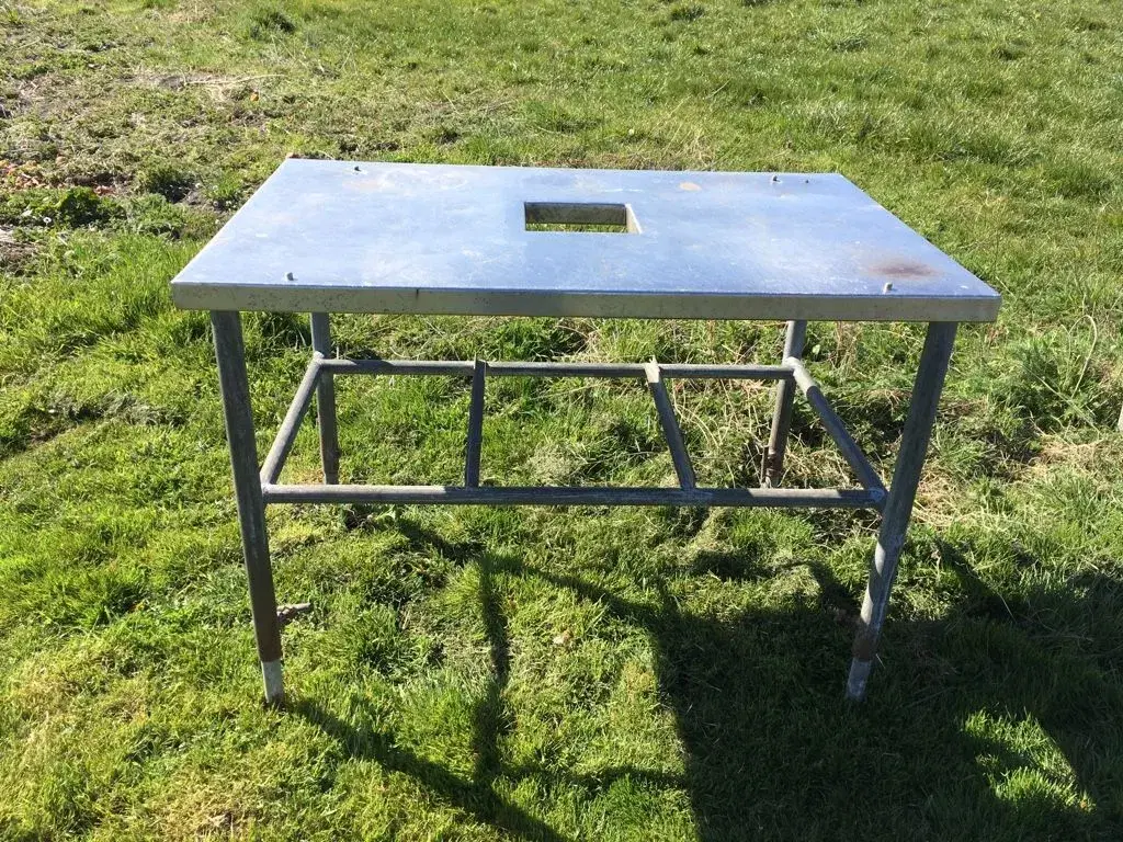 Stålbord Udv mål: L 123 B 80 og H 82 cm