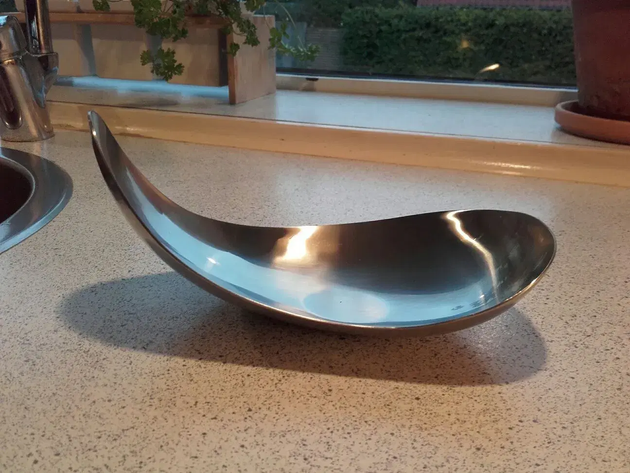 Leaf mellem Georg Jensen