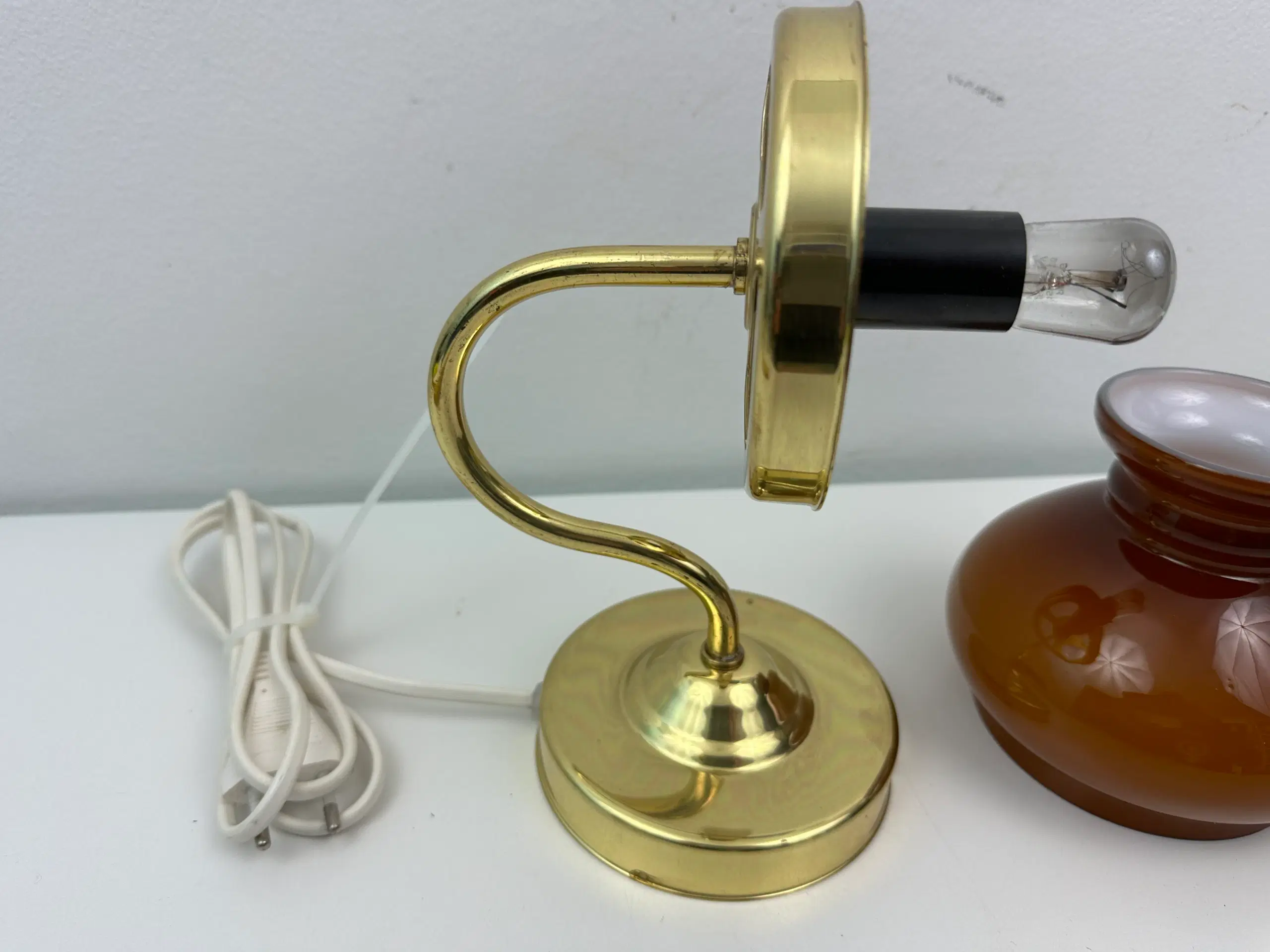 Vintage messing lampe med glas