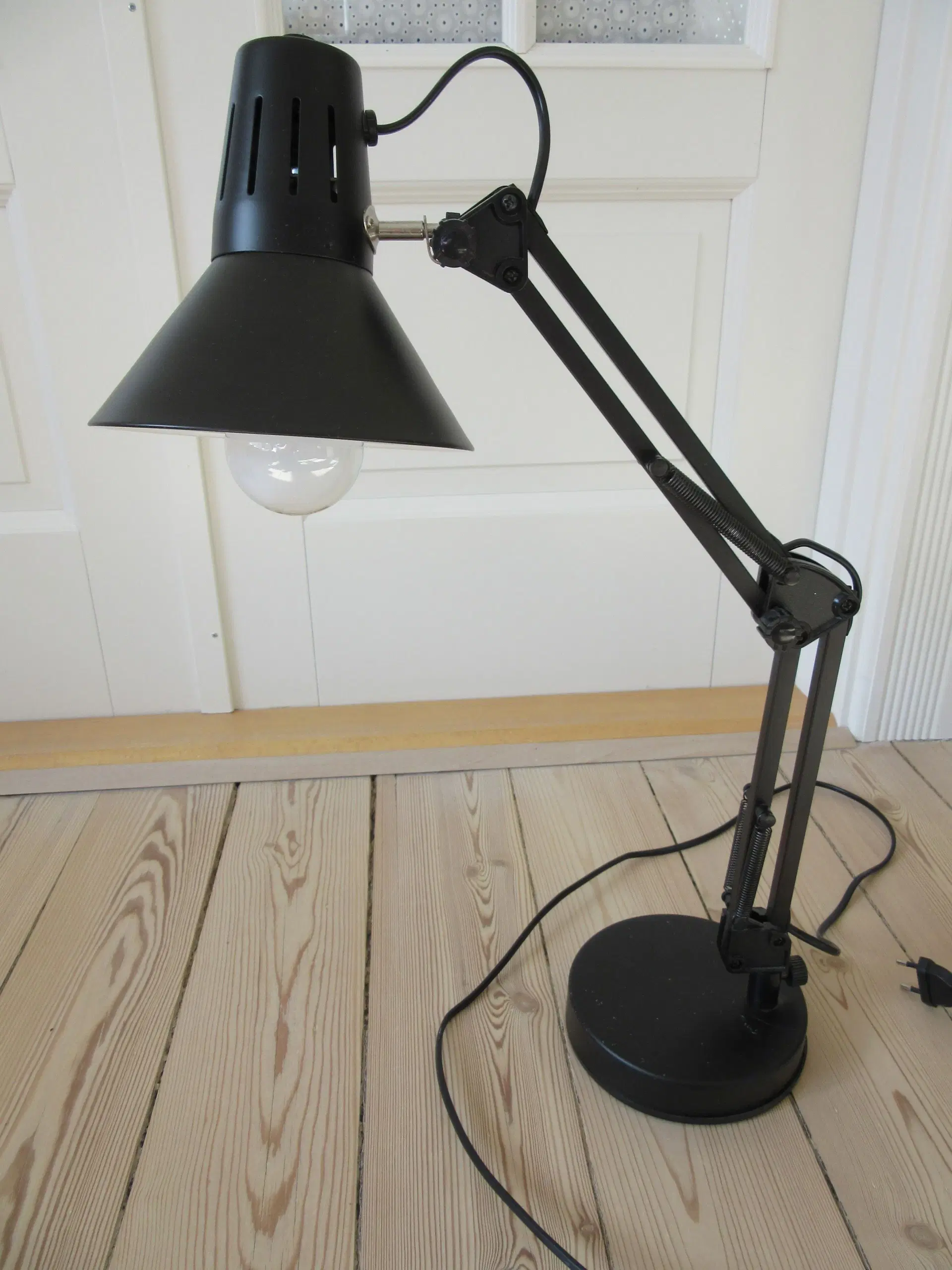 Skrivebordslampe sort