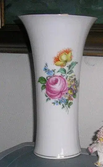 skøn vase m blomster