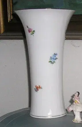 skøn vase m blomster