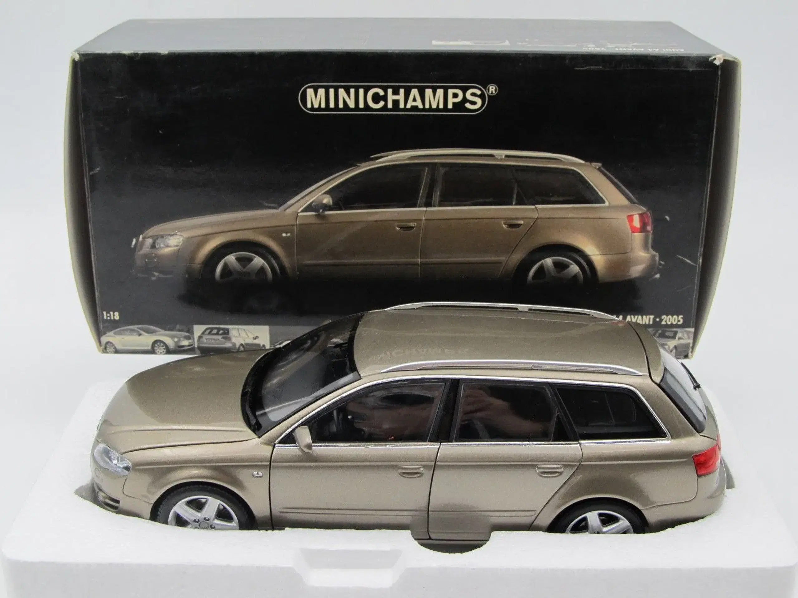 2005 Audi A4 Avant 32 FSI Quattro B7 - 1:18