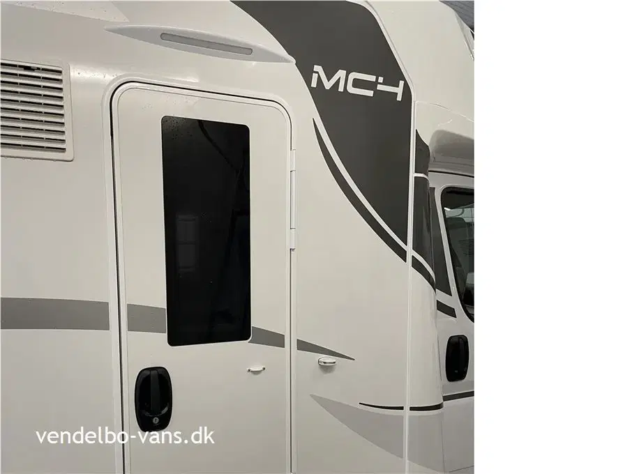 2024 - McLouis Mc4 873 G Matic   5 personers Autocamper - Enkeltsenge som nemt kan omdannes til King-Size dobbeltseng