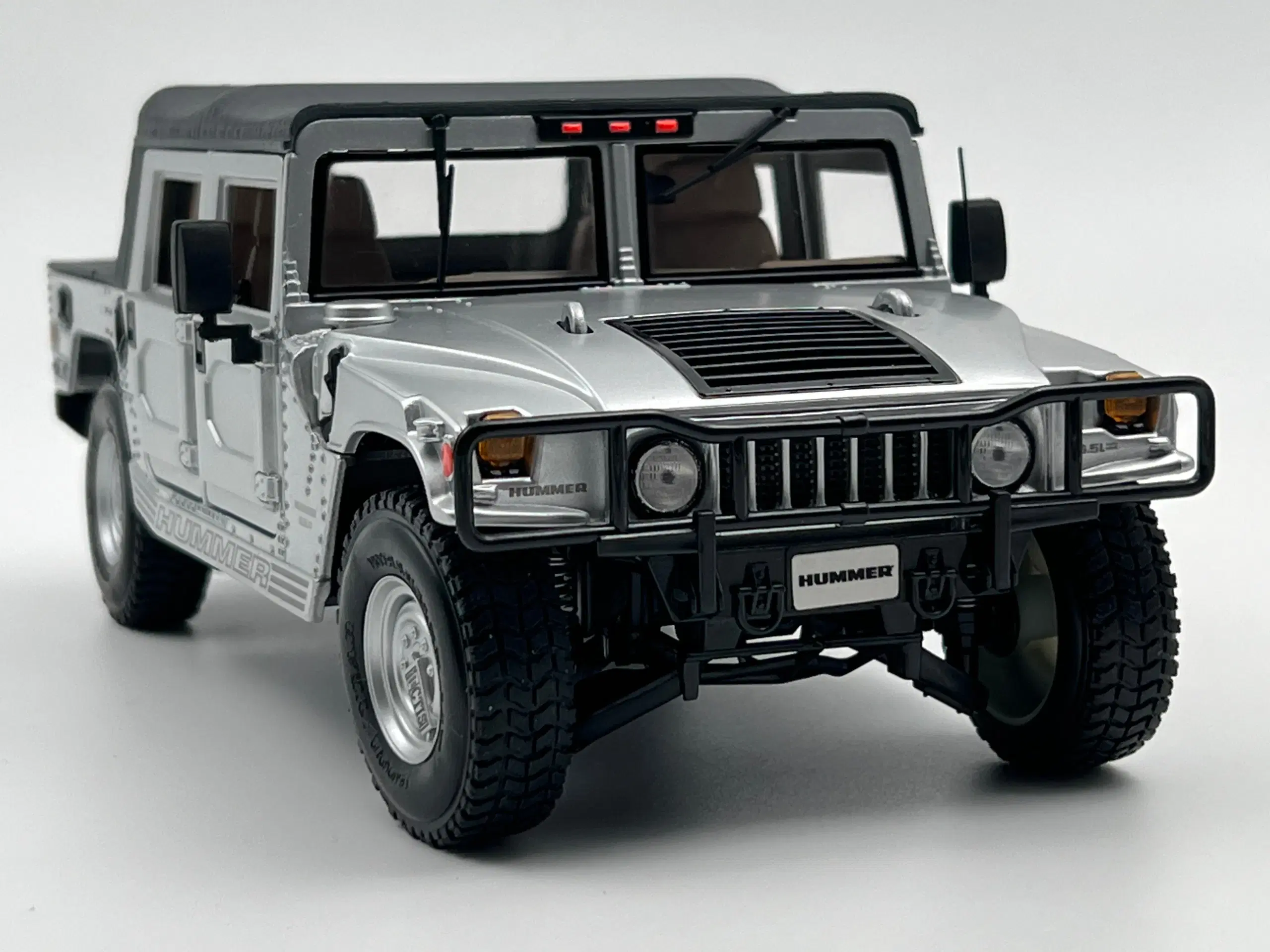 1995 Hummer H1 65 Turbo Diesel Thunder Trac 1:18