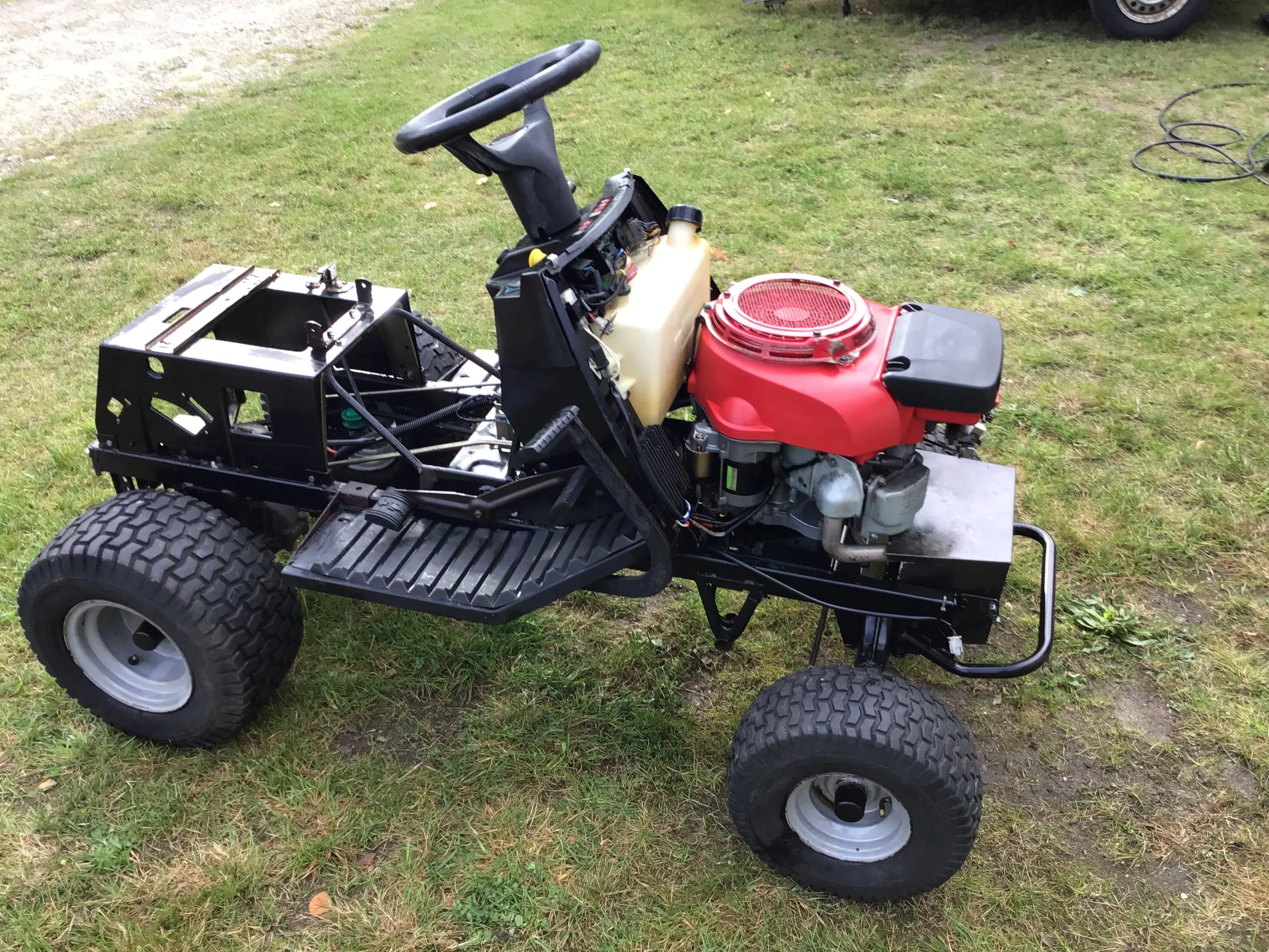 Honda havetraktor m V motor 530cc u/ klippebord