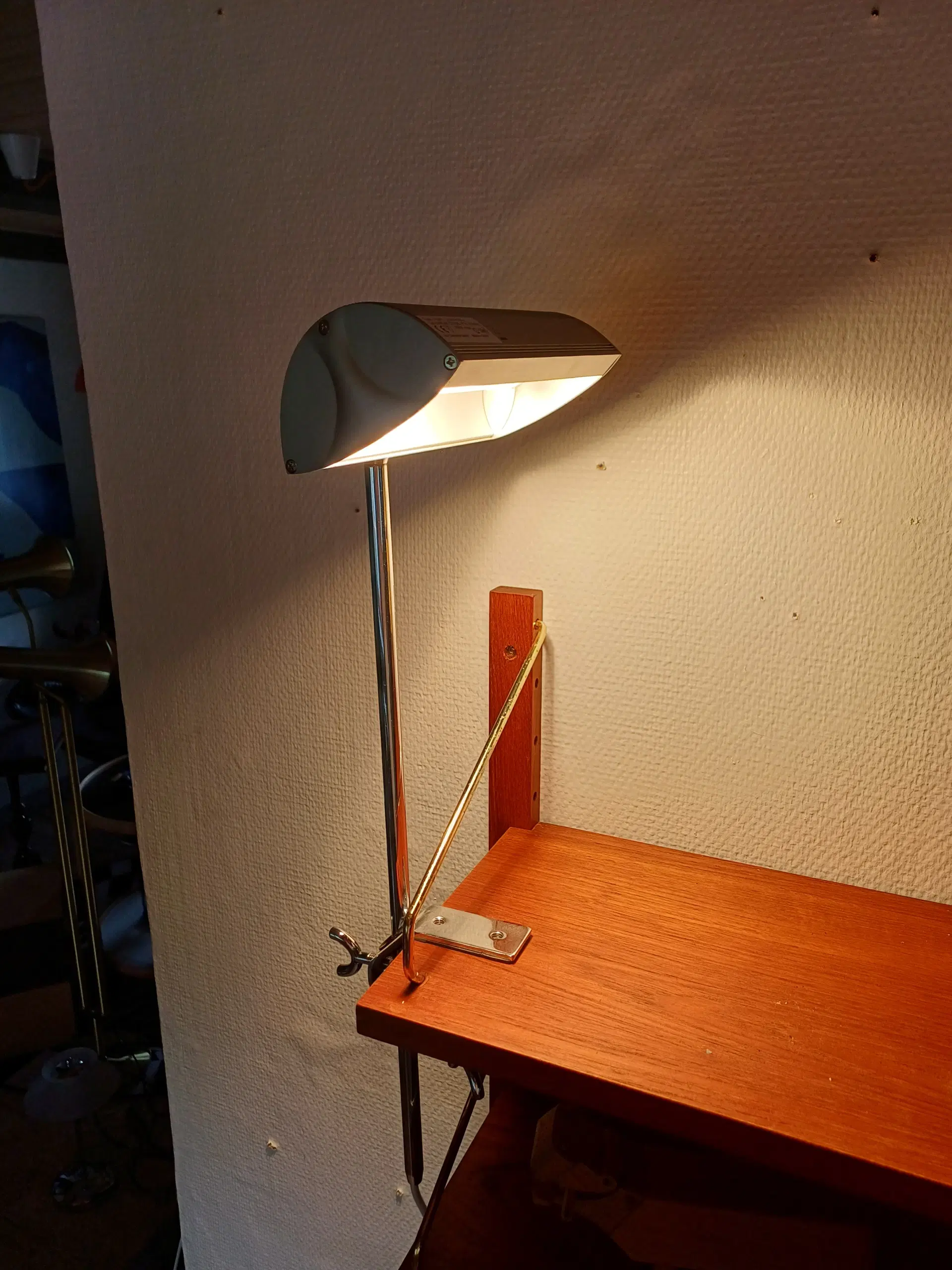 Bordlampe giver et vildt godt lys