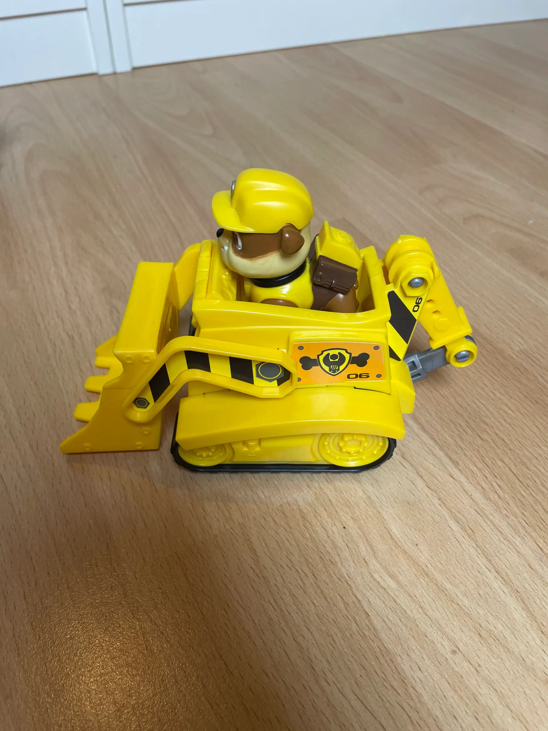 Legetøj ( Paw patrol p-hus med biler osv)