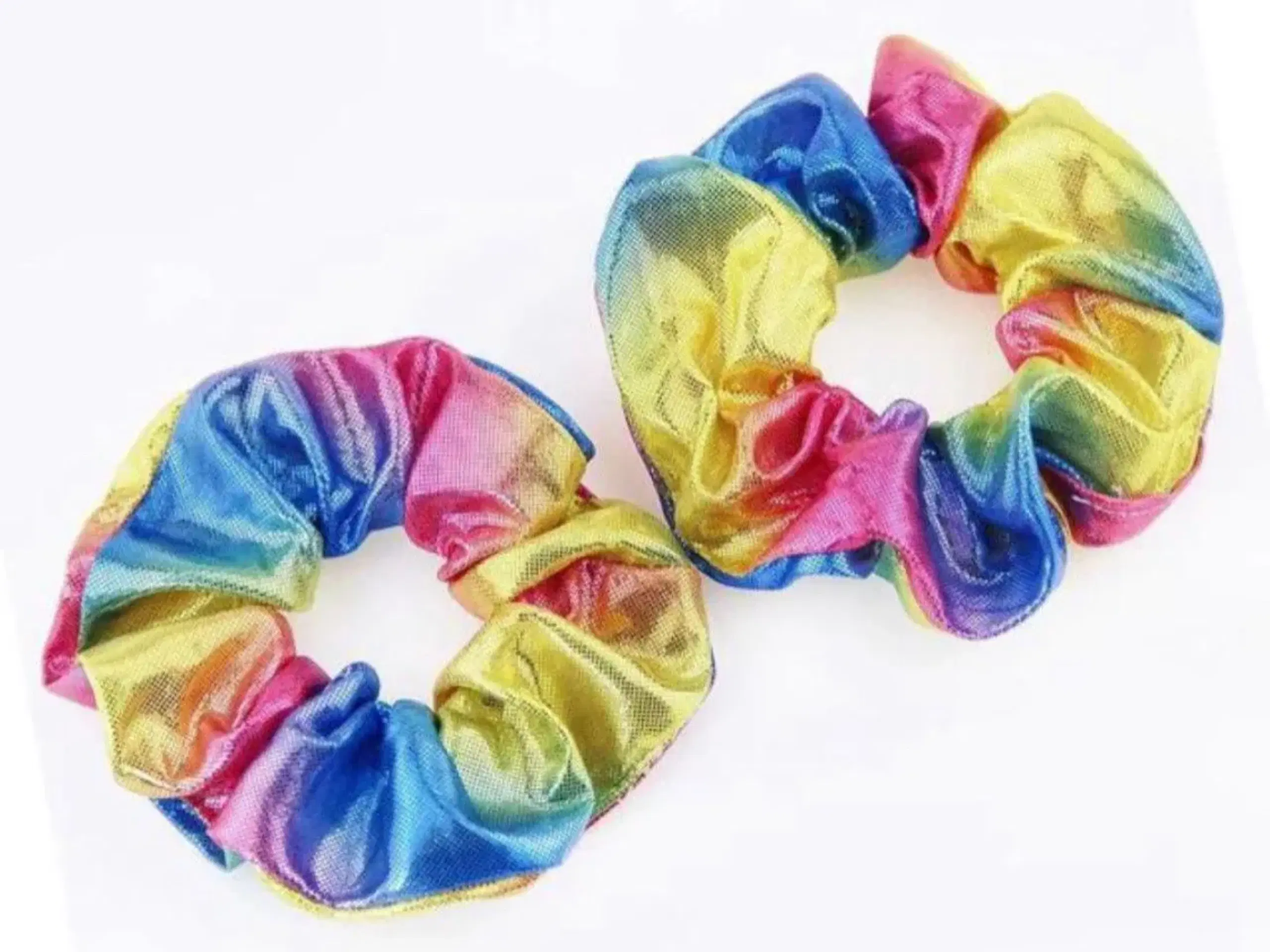 Scrunchie hårelastik med regnbue effekt