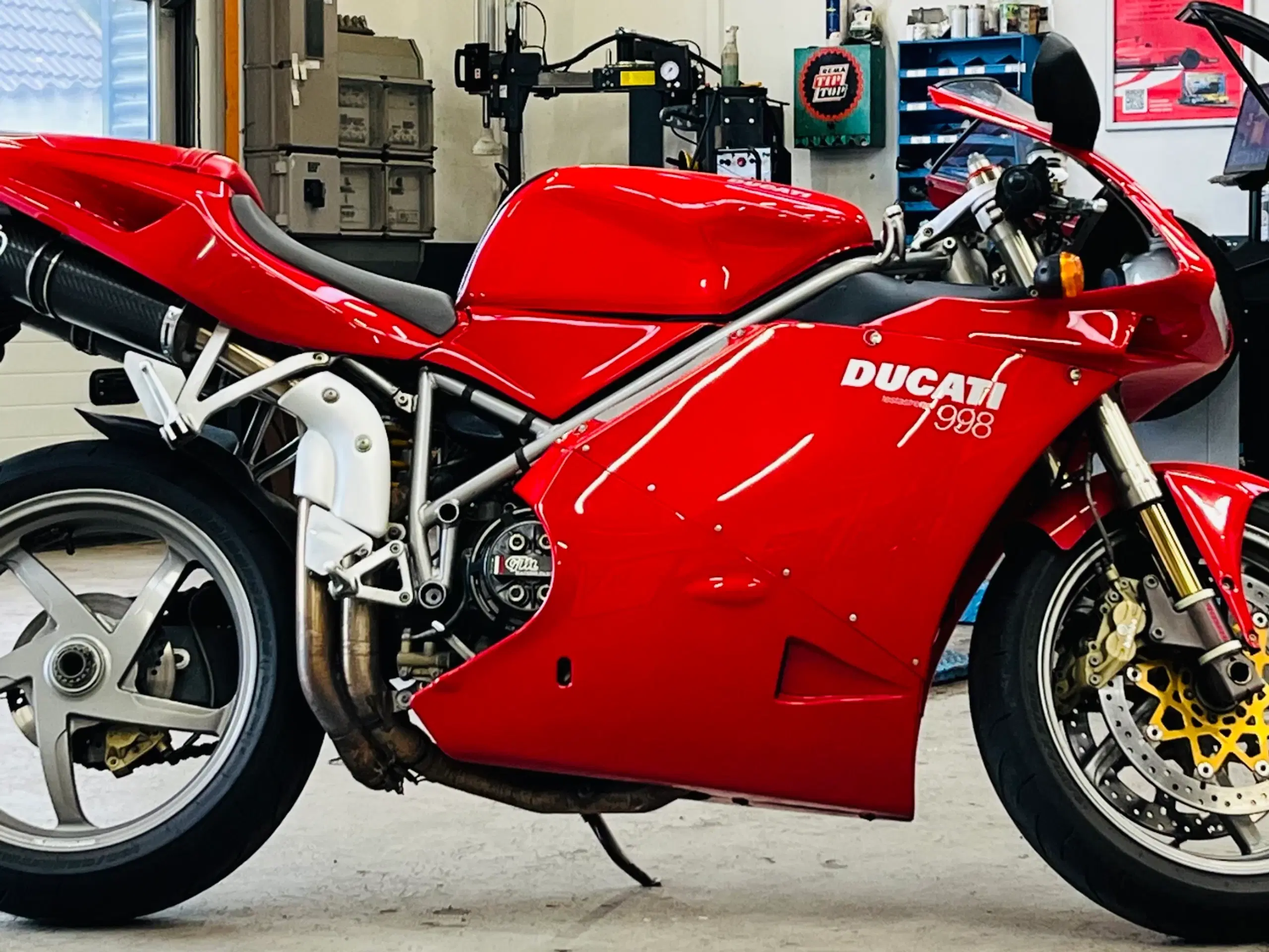 Evt. byt. med Tesla.  Ducati 998 Testastretta